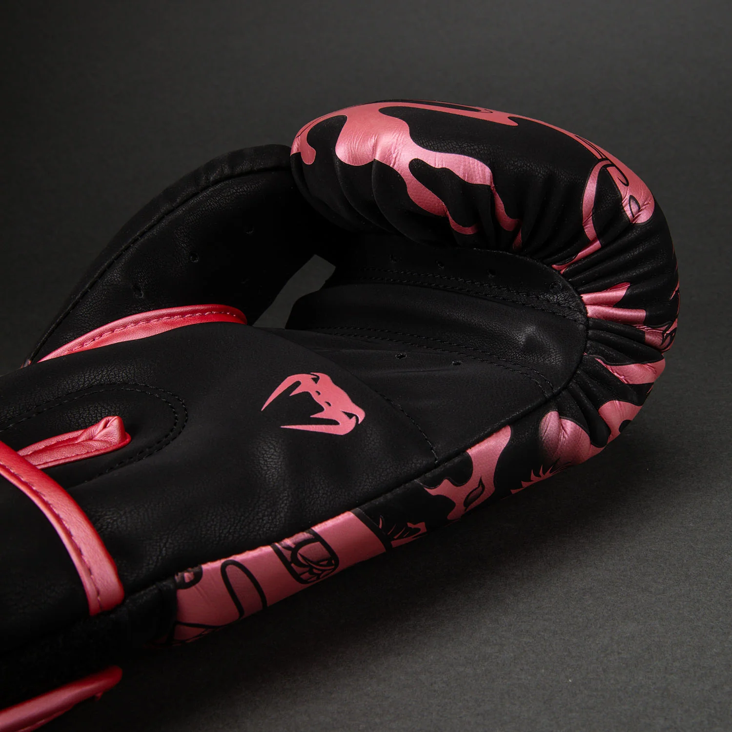 Boxhandschuhe Venum Dragon's Flight - Schwarz / Metallic-Rosa - Image 4