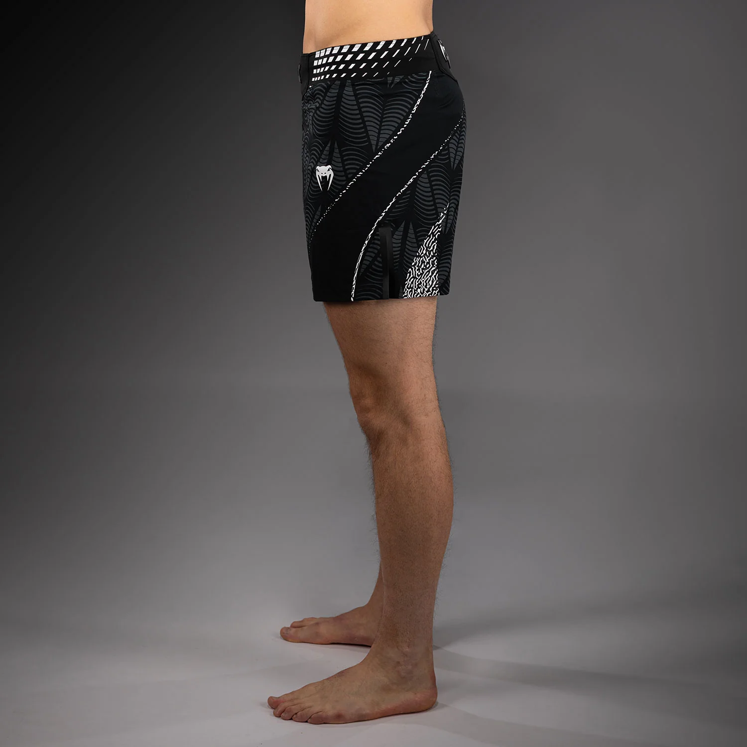 UFC Zenith by Venum Authentic Fight Night Kurze Passform Fight Short Herren Personalisiert - Schwarz - Image 3