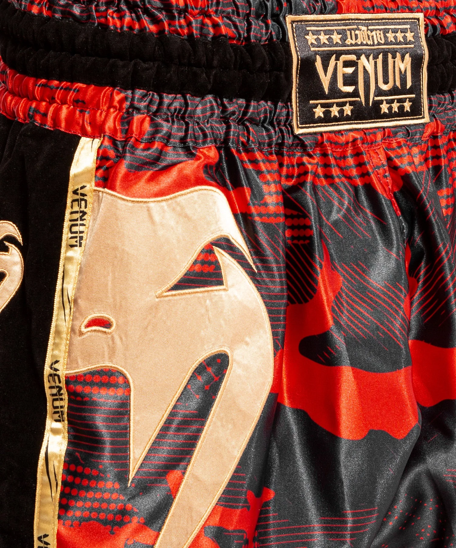 Muay Thai Shorts Venum Giant Camo - Rot/Gold - Image 3