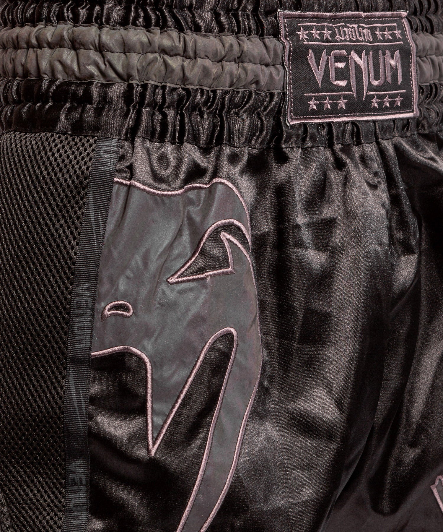 Muay Thai Shorts Venum Giant Glow- Schwarz - Image 3