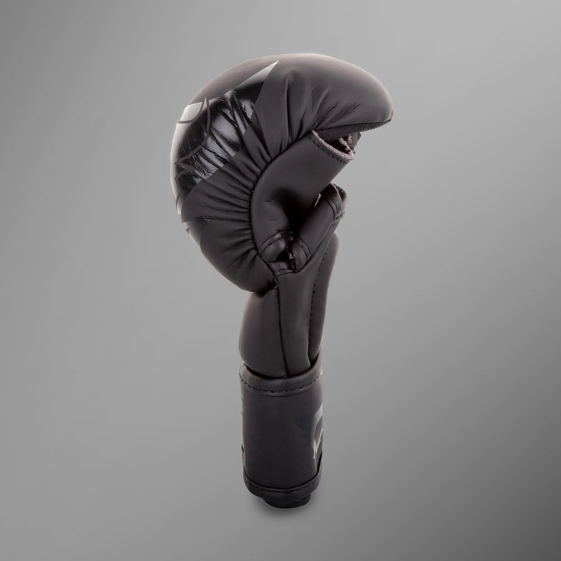 Ringhorns Charger by Venum Boxhandschuhe – Schwarz/Schwarz - Image 3