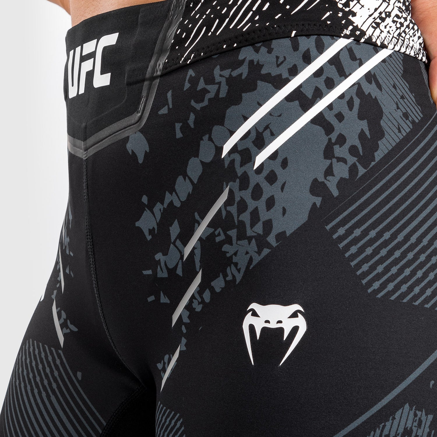 UFC Adrenaline by Venum Authentic Fight Night Vale Tudo Short für Frauen - Lange Passform - Schwarz - Image 5