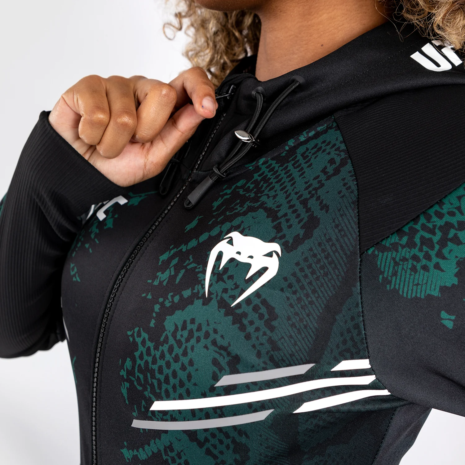 UFC Adrenaline by Venum Authentic Fight Night Walkout-Hoodie für Frauen - Emerald Edition - Grün/Schwarz - Image 4