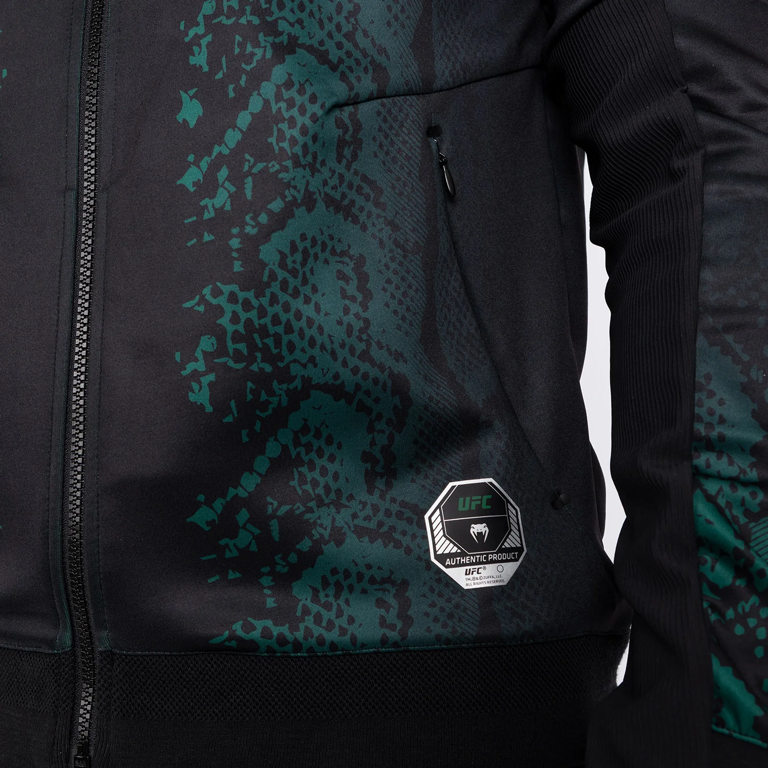 UFC Adrenaline by Venum Authentic Fight Night Walkout Hoodie für Männer - Emerald Edition - Grün/Schwarz - Image 6