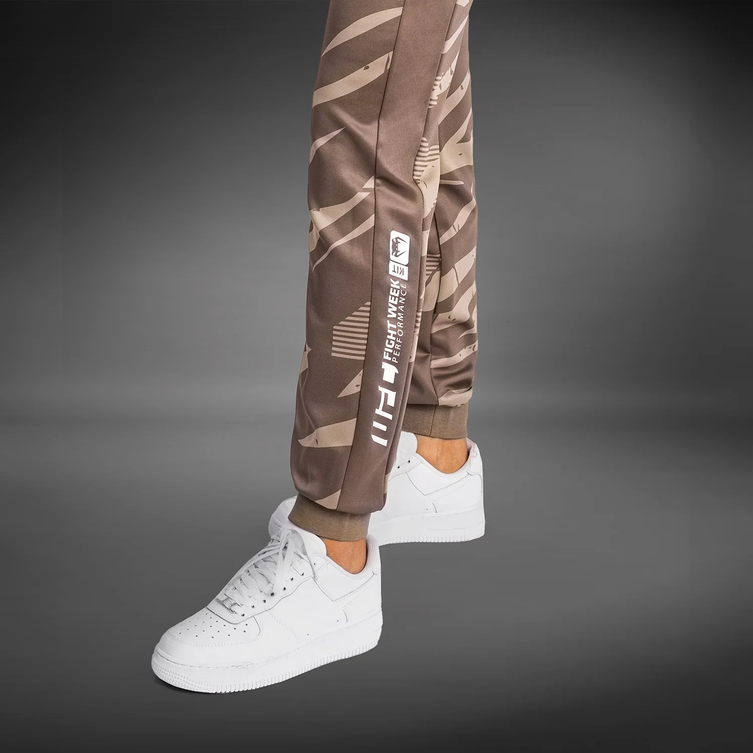 UFC Adrenaline by Venum Fight Week Frauen Hose - Desert Camo - Image 7