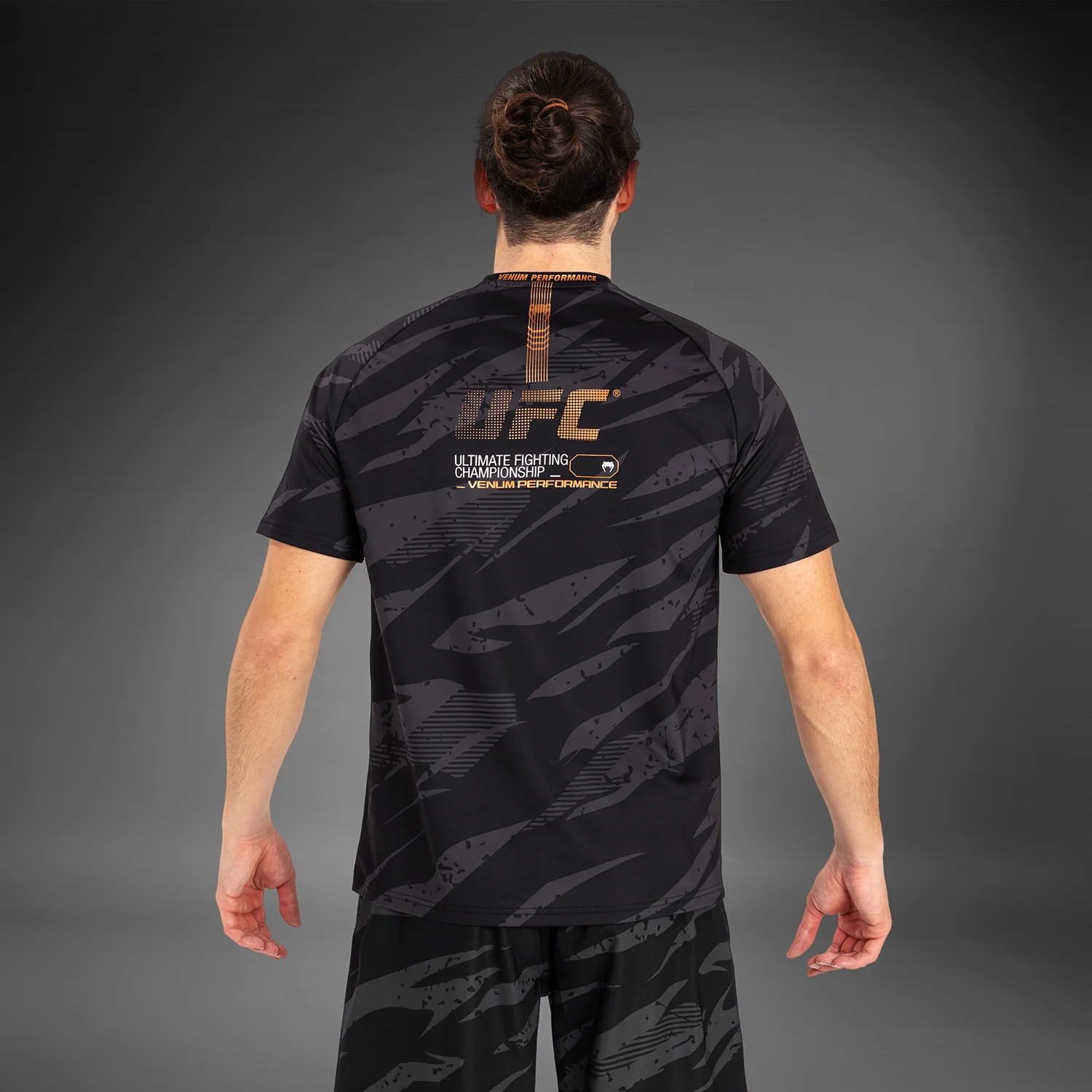 UFC Adrenaline by Venum Fight Week Herren Dry Tech T-Shirt - Urban Camo - Image 6