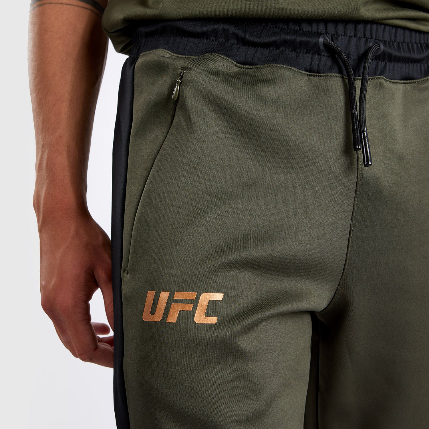 UFC Adrenaline by Venum Fight Week Herren-Performance-Jogging-Hose - Khaki/Bronze - Image 4