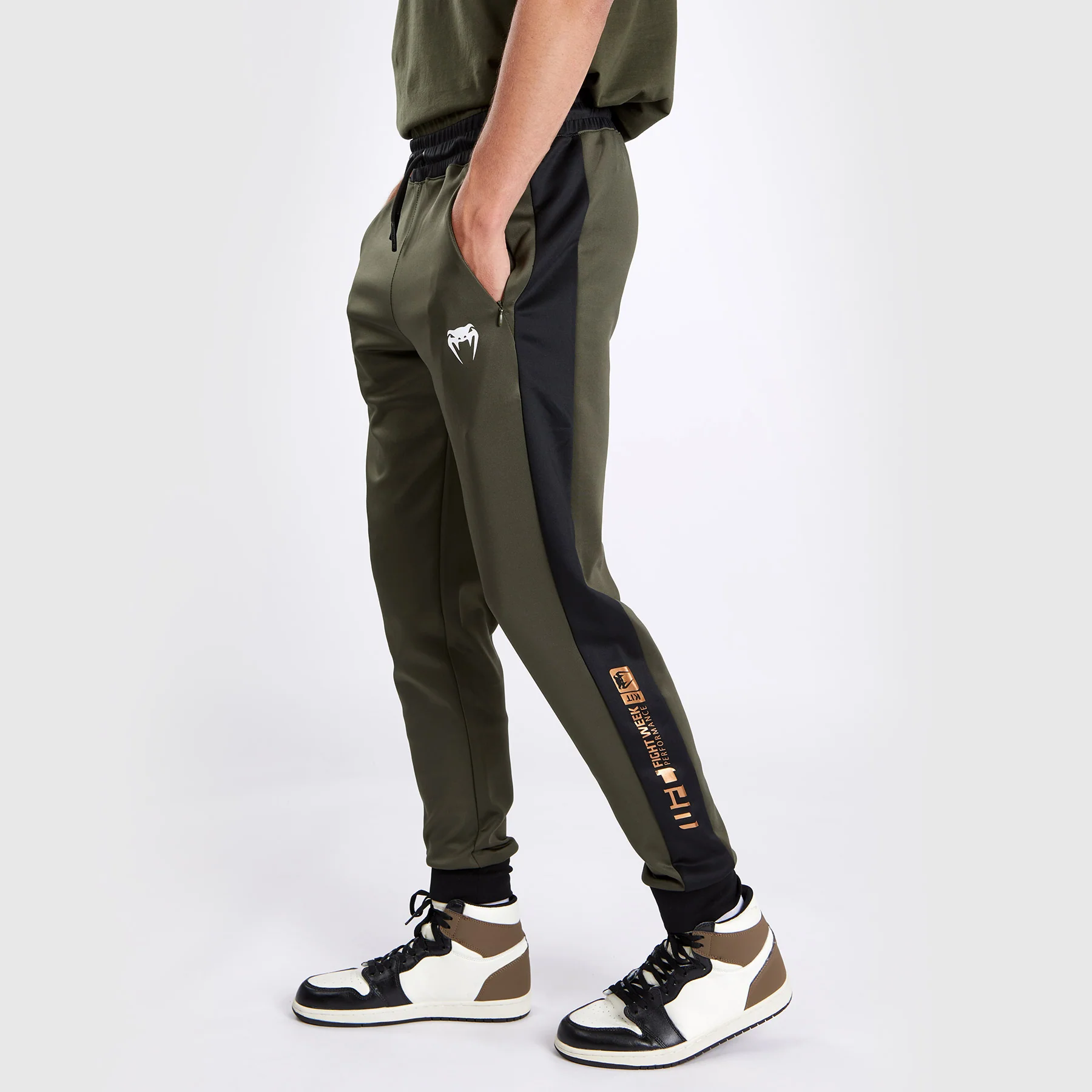 UFC Adrenaline by Venum Fight Week Herren-Performance-Jogging-Hose - Khaki/Bronze - Image 6
