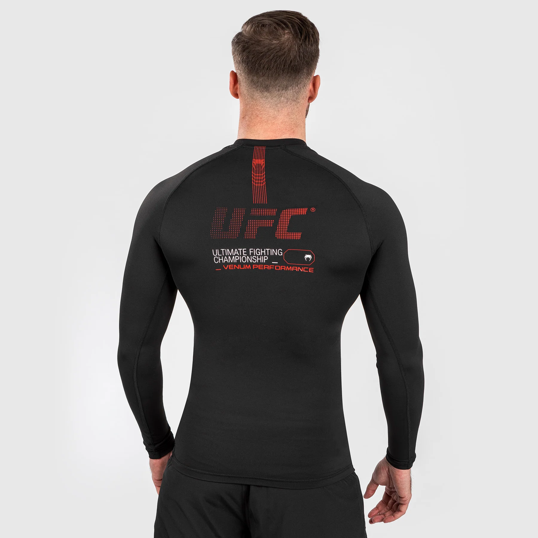 UFC Adrenaline by Venum Fight Week Herren Performance Langarm Rashguard - Schwarz - Image 2