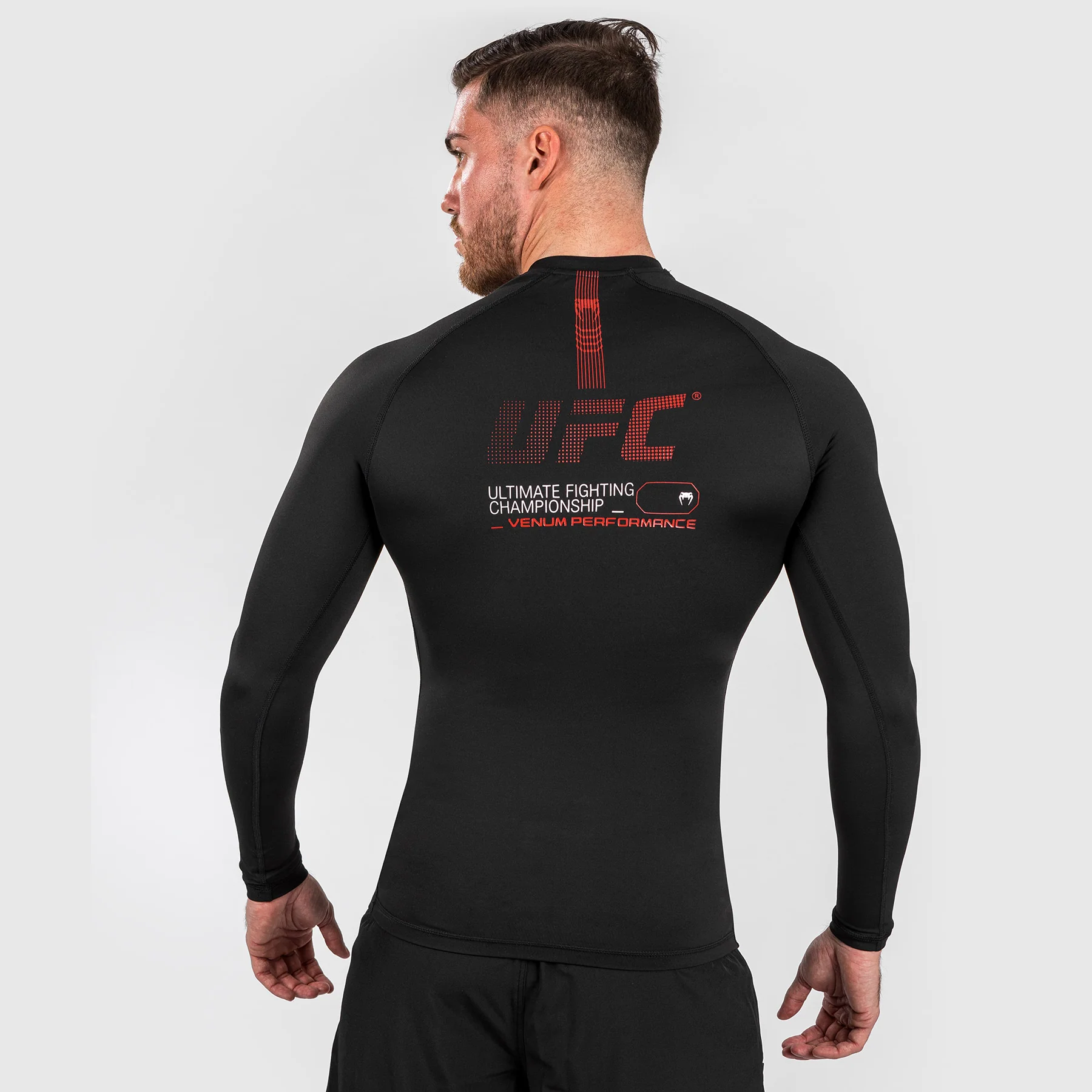 UFC Adrenaline by Venum Fight Week Herren Performance Langarm Rashguard - Schwarz - Image 4