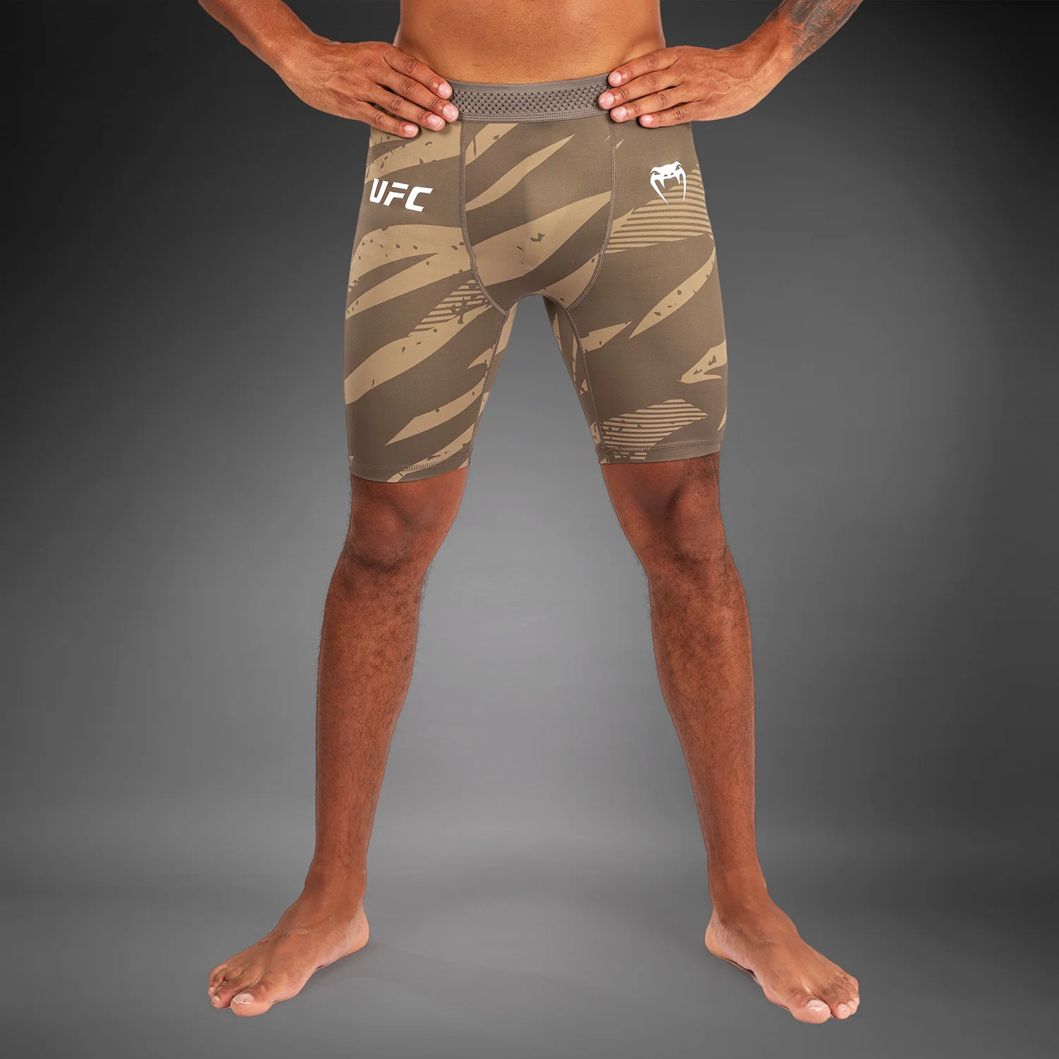 UFC Adrenaline by Venum Fight Week Männer Vale Tudo Shorts - Desert Camo - Image 4