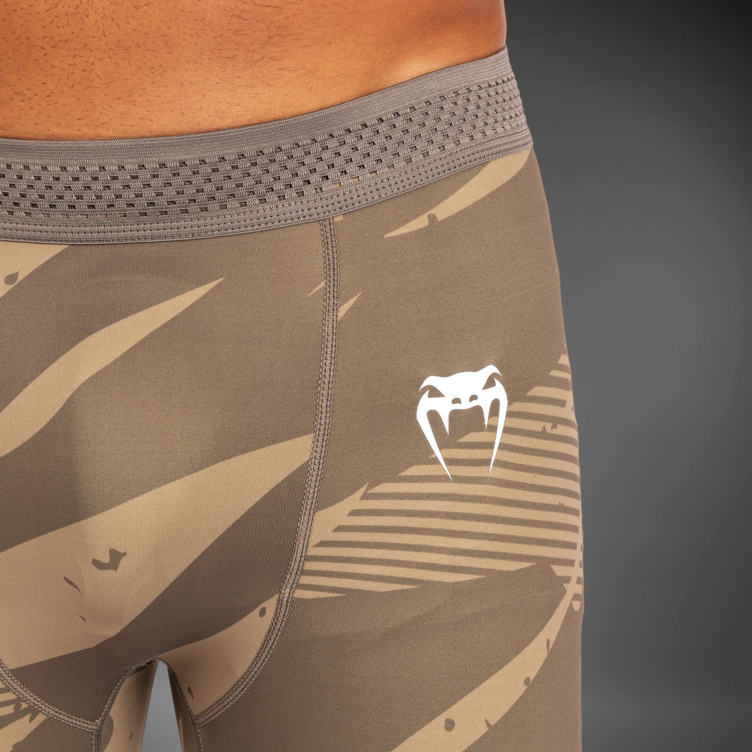 UFC Adrenaline by Venum Fight Week Männer Vale Tudo Shorts - Desert Camo - Image 5