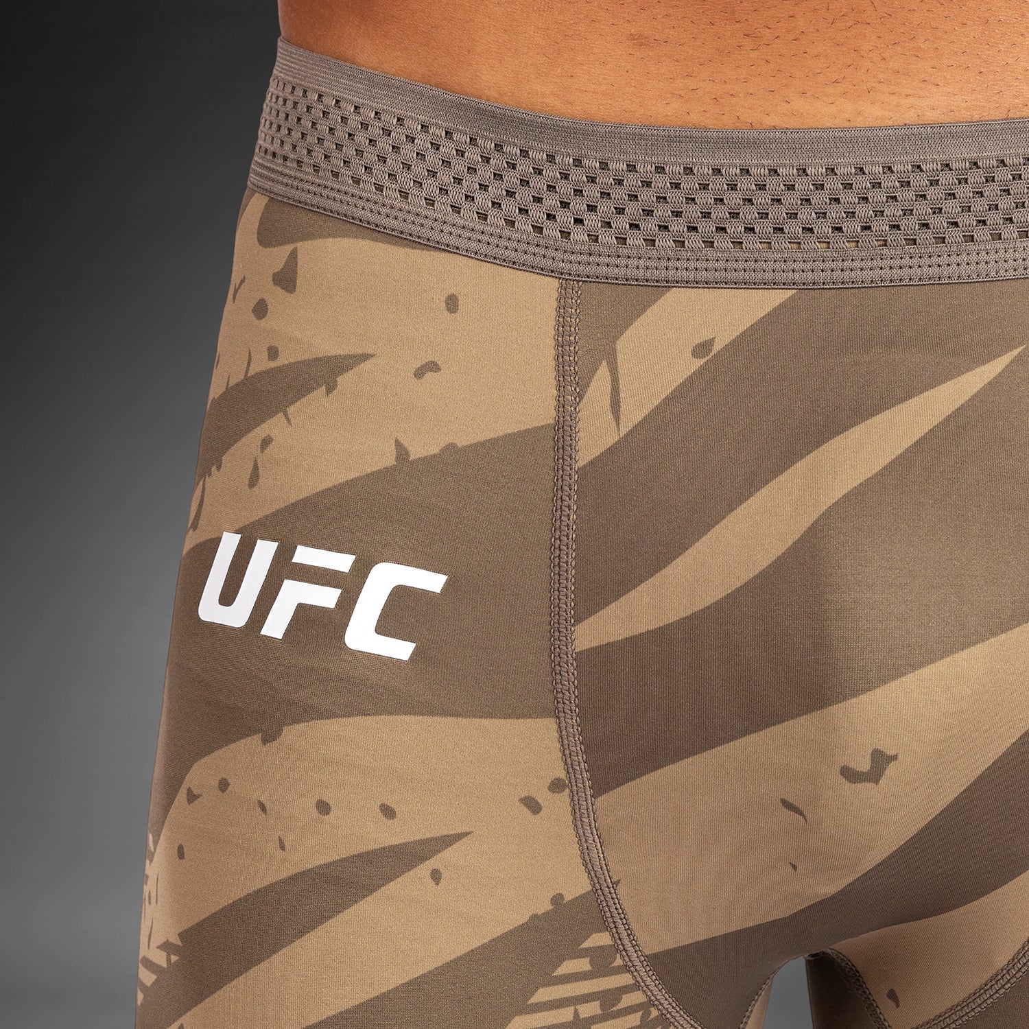 UFC Adrenaline by Venum Fight Week Männer Vale Tudo Shorts - Desert Camo - Image 6