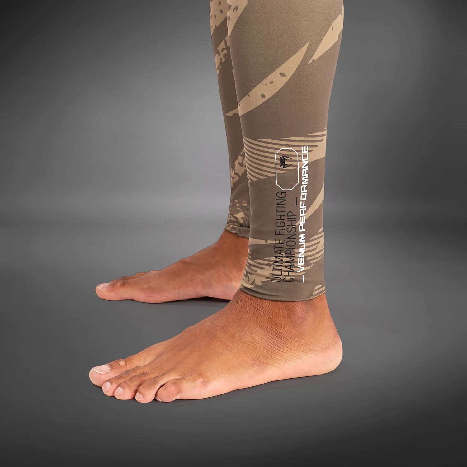 UFC Adrenaline by Venum Fight Week Performance Herren-Tight - Desert Camo - Image 4