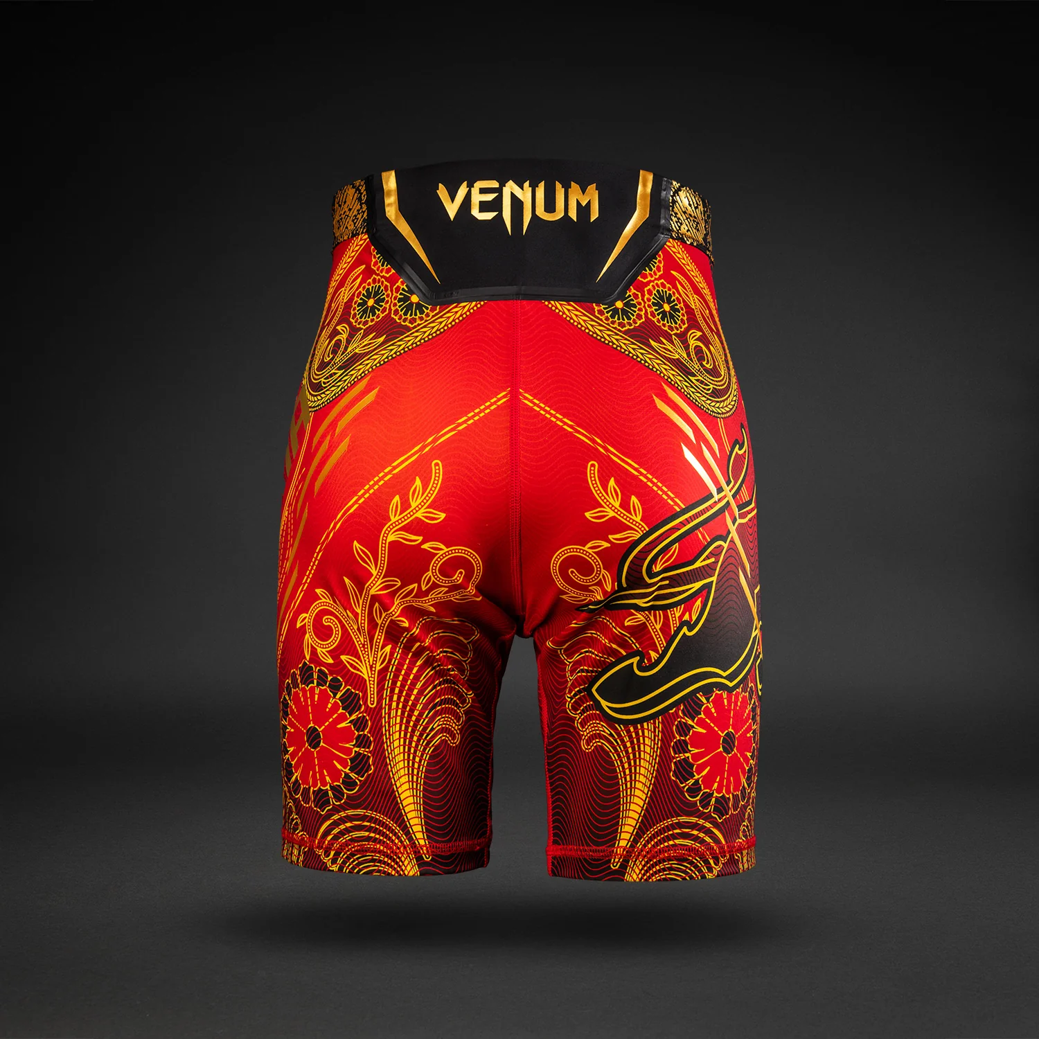 UFC Unrivaled by Venum Ilia Topuria Herren Vale Tudo Shorts - Rot - Image 3