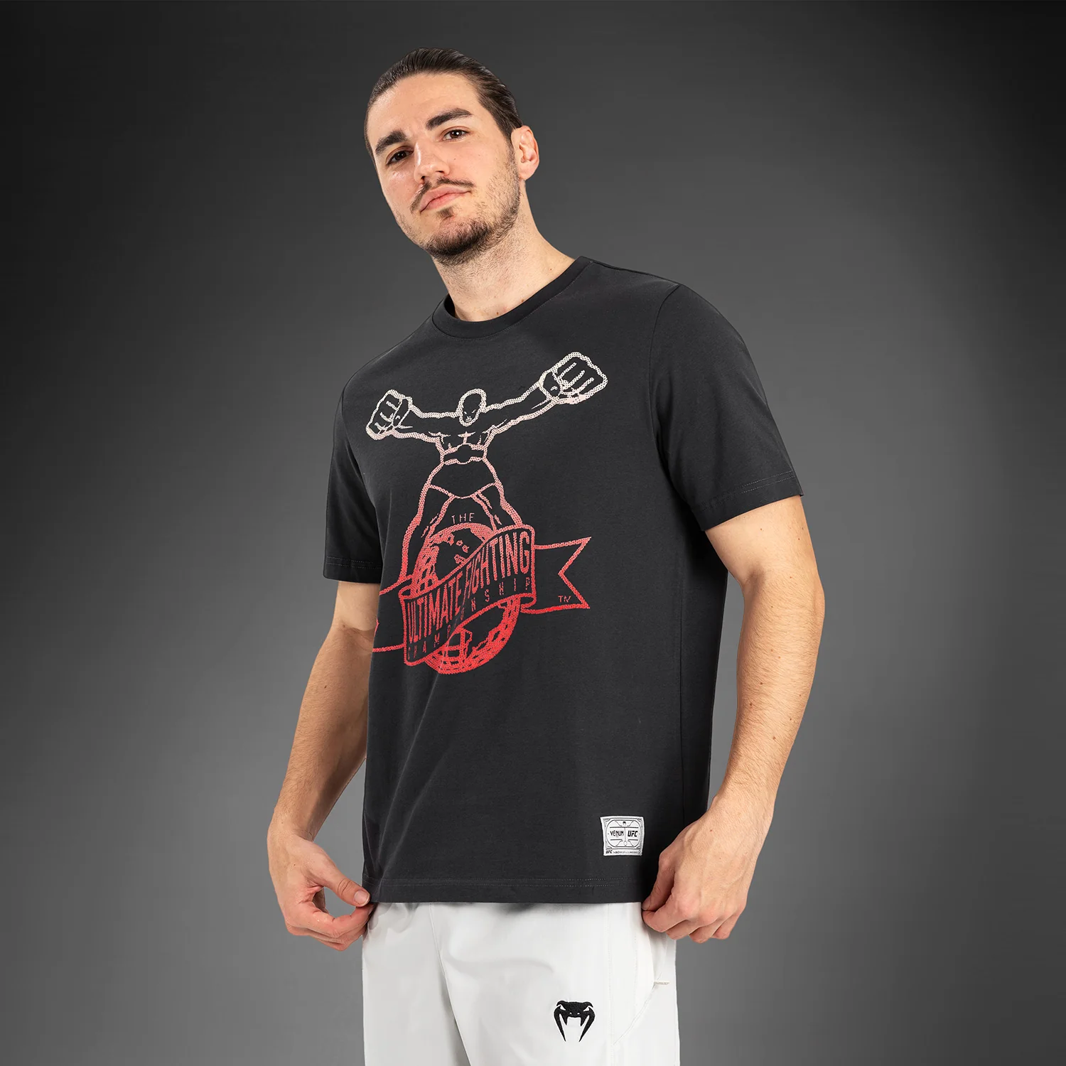 UFC by Venum Ulti-Man T-Shirt - Grau/Rot - Image 3
