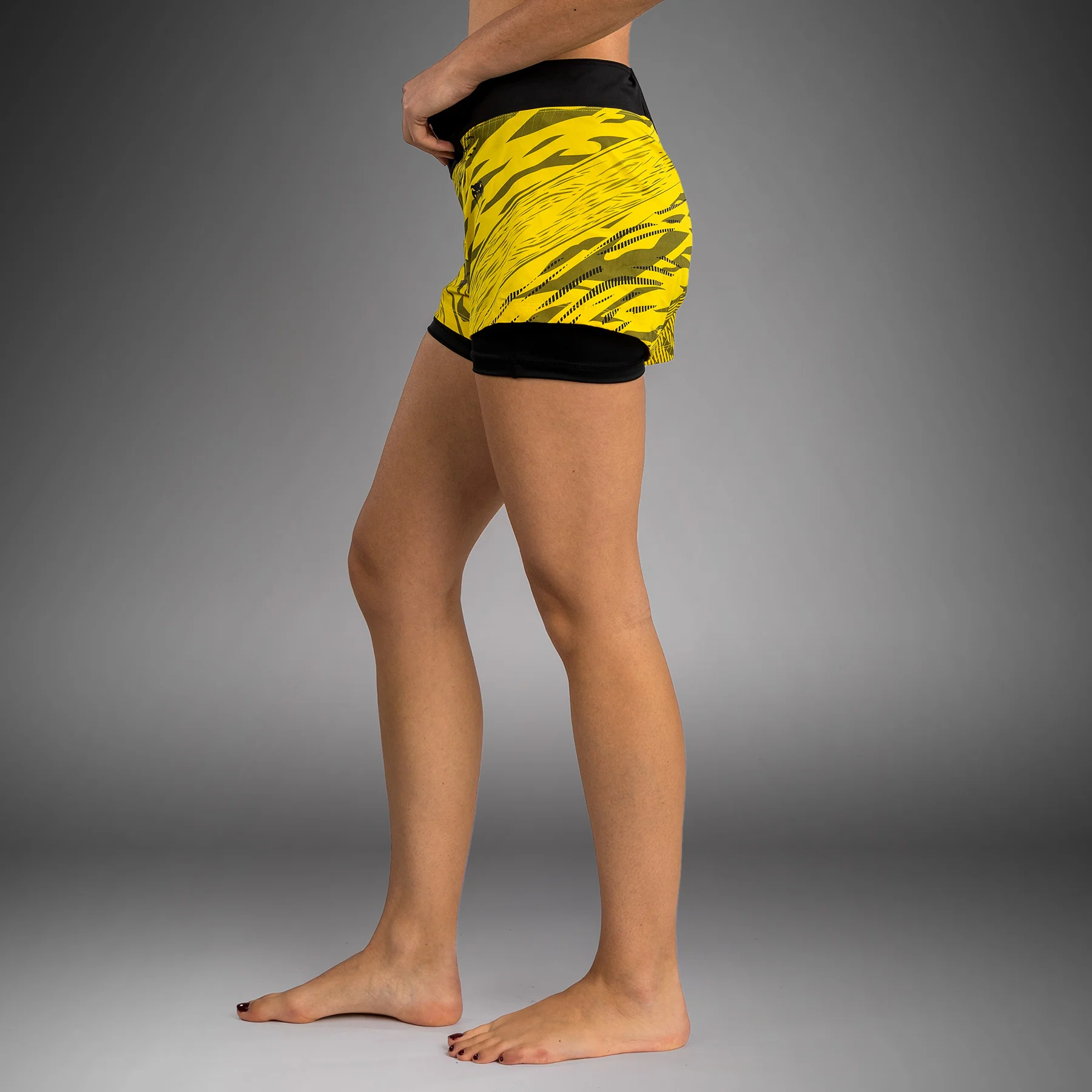 UFC Fusion by Venum Authentic Fight Night Damen Fight Short - Gelb - Image 4