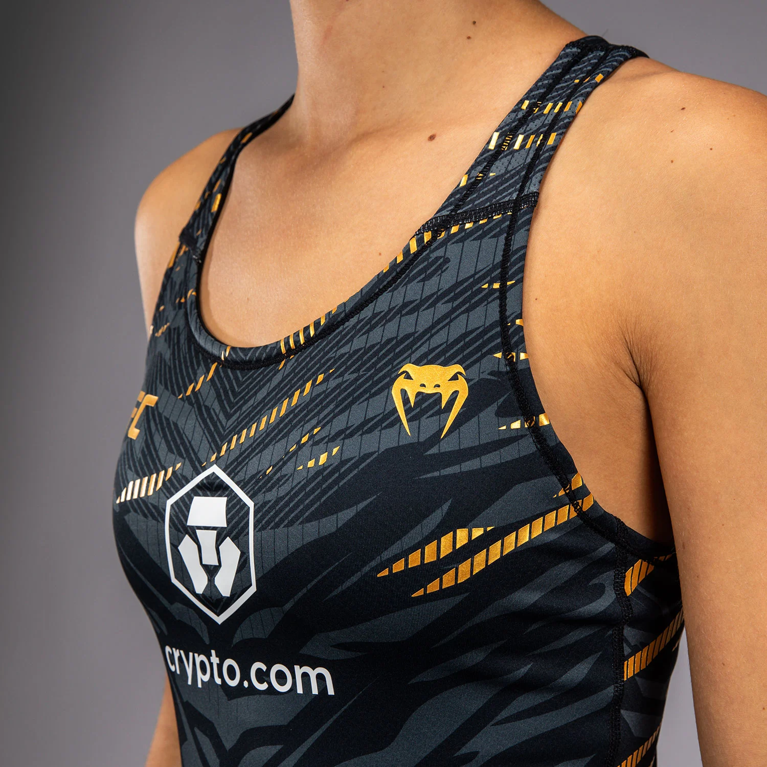 UFC Fusion by Venum Authentic Fight Night Damen Fitted Tank Mit Shelf Bra - Champion - Image 5