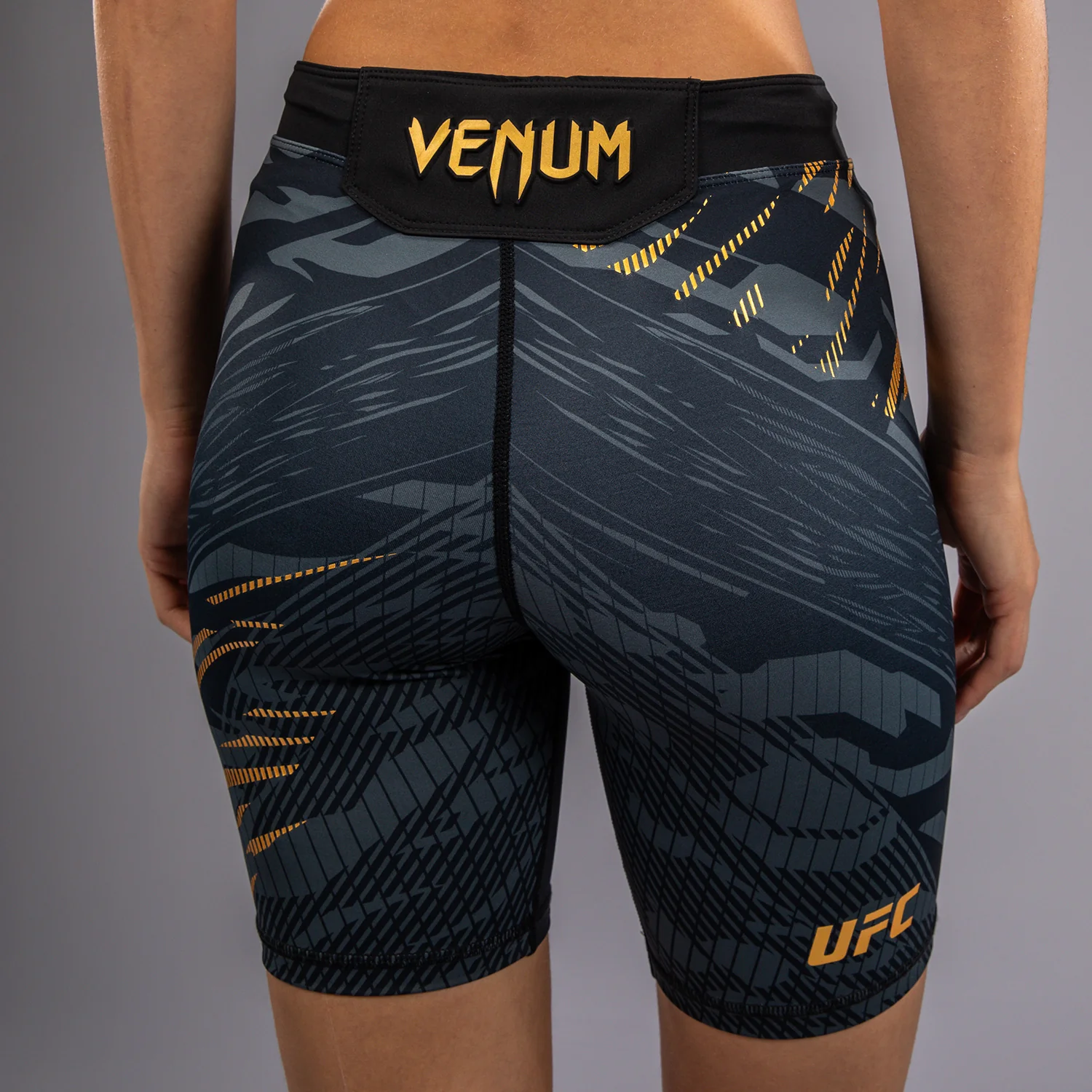UFC Fusion by Venum Authentic Fight Night Damen Vale Tudo Short - Long Fit - Champion - Image 7