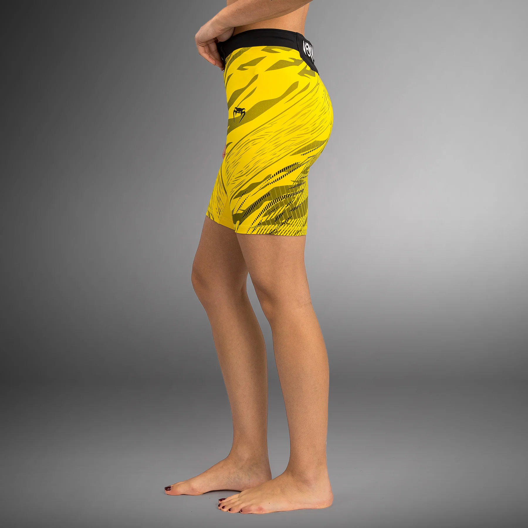 UFC Fusion by Venum Authentic Fight Night Damen Vale Tudo Short - Long Fit - Gelb - Image 5