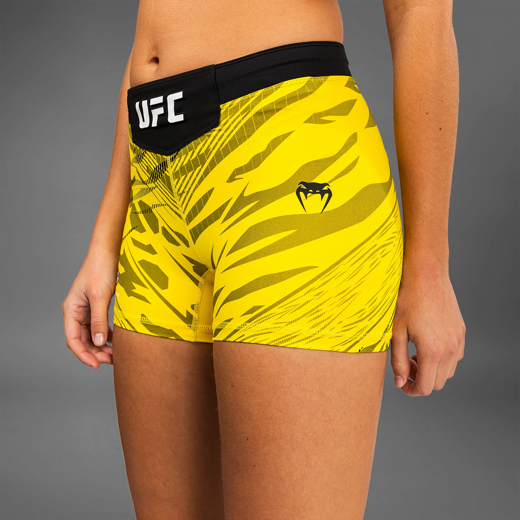 UFC Fusion by Venum Authentic Fight Night Damen Vale Tudo Short - Short Fit - Gelb - Image 4