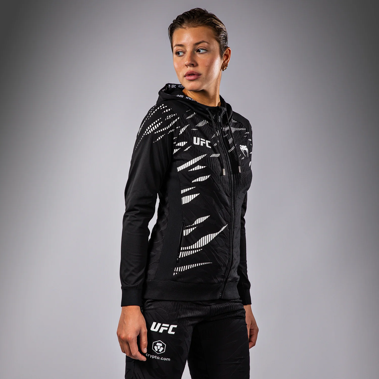 UFC Fusion by Venum Authentic Fight Night Damen Walkout Hoodie - Schwarz - Image 3