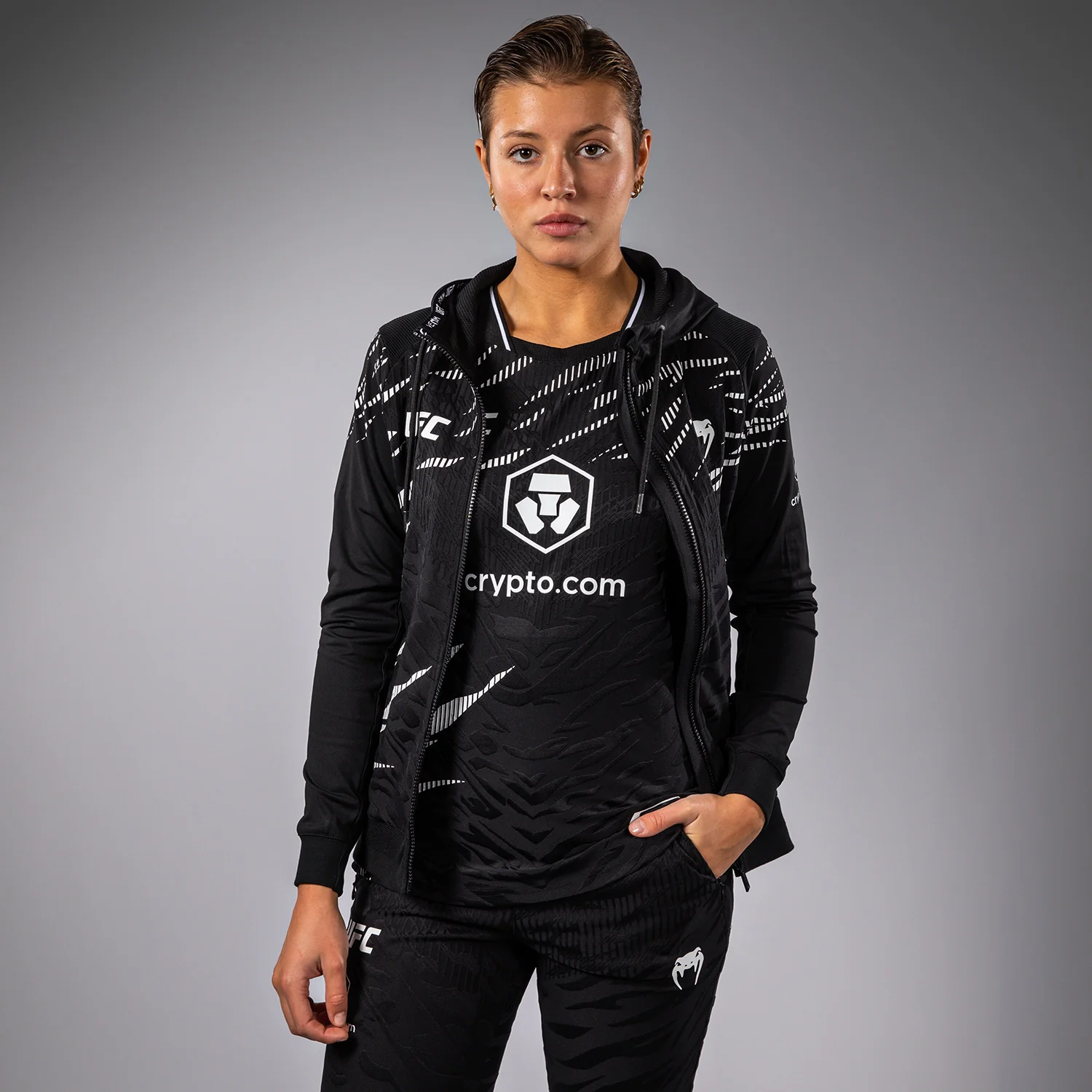 UFC Fusion by Venum Authentic Fight Night Damen Walkout Hoodie - Schwarz - Image 5