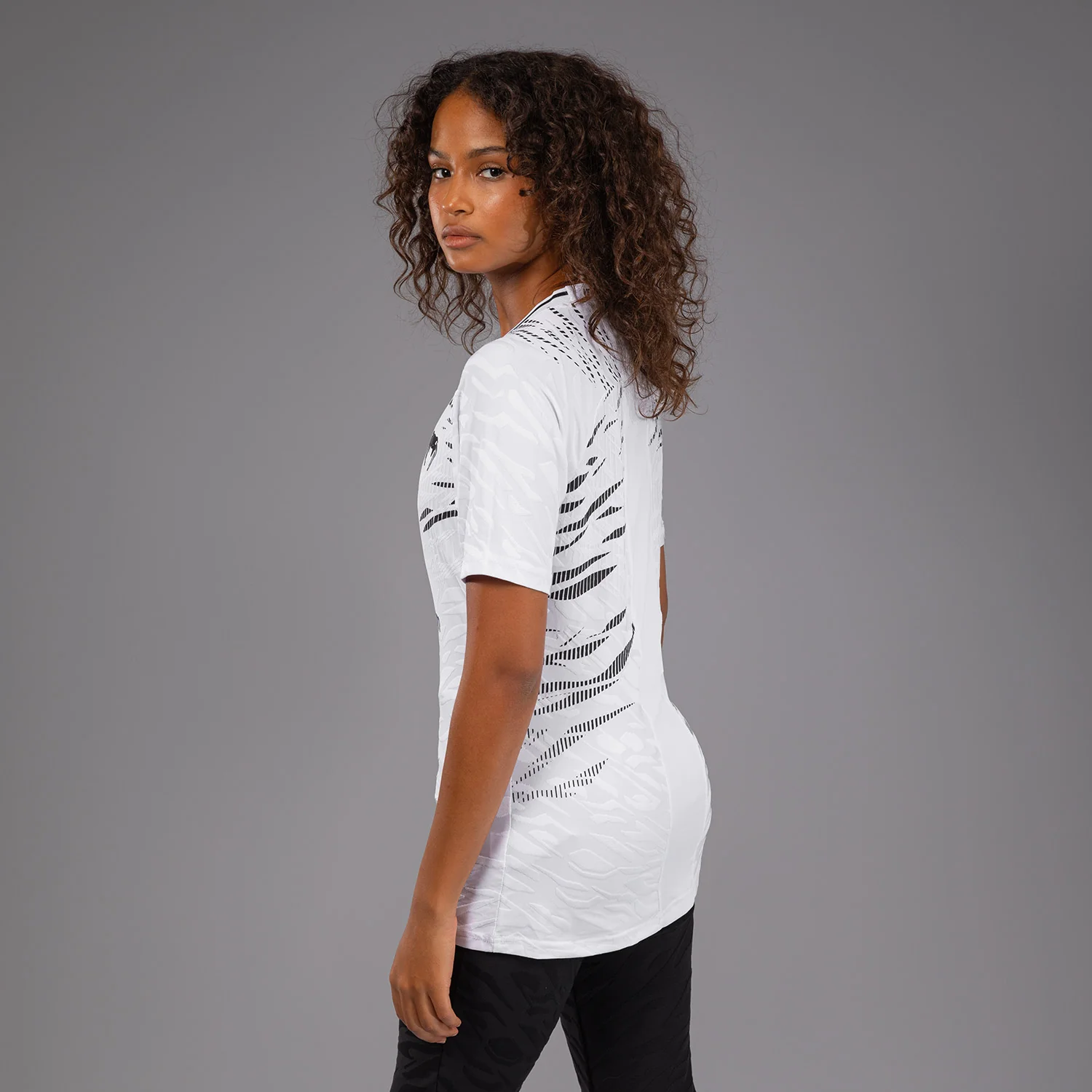 UFC Fusion by Venum Authentic Fight Night Damen Walkout Jersey - Weiß - Image 4