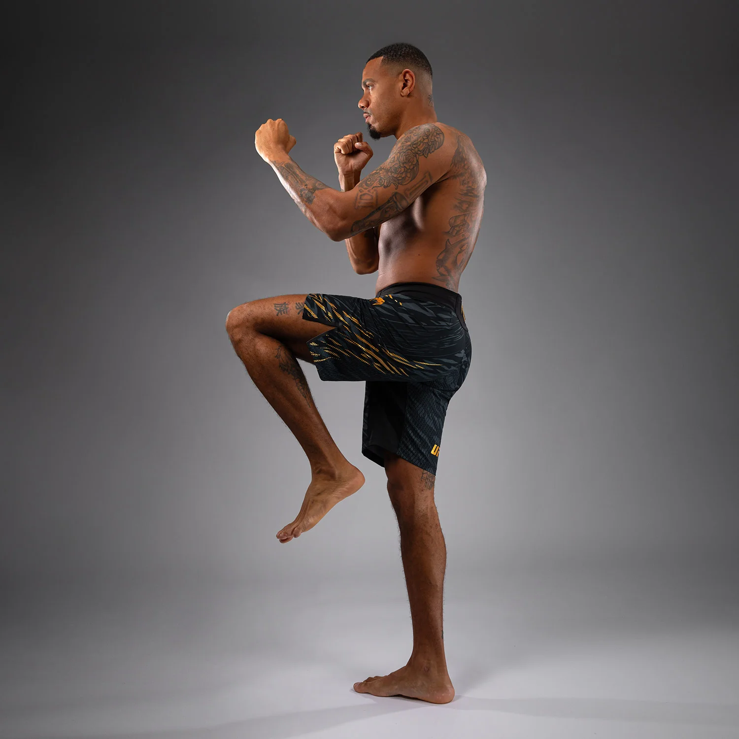 UFC Fusion by Venum Authentic Fight Night Herren Fight Short - Long Fit - Champion - Image 4