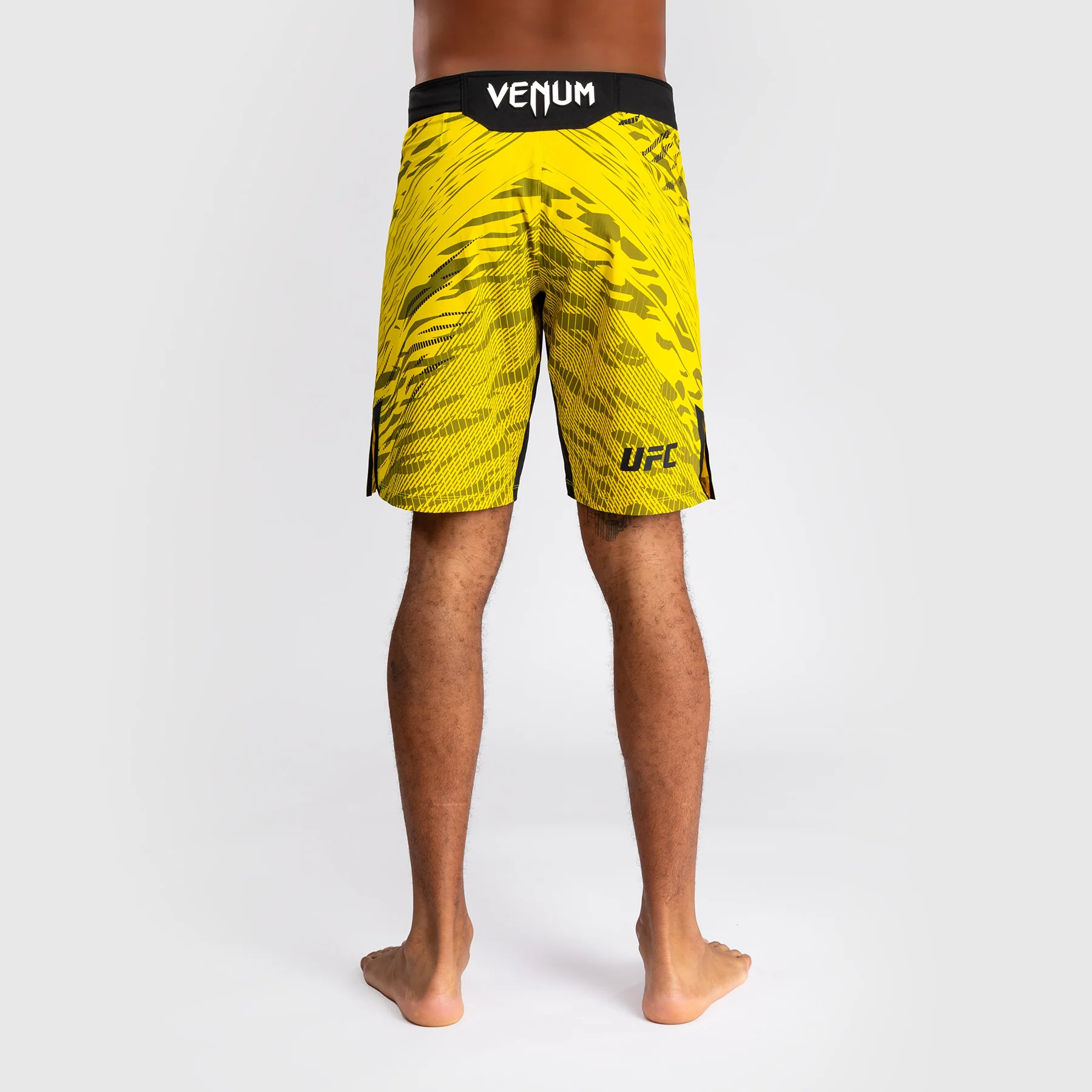 UFC Fusion by Venum Authentic Fight Night Herren Fight Short - Long Fit - Gelb - Image 3