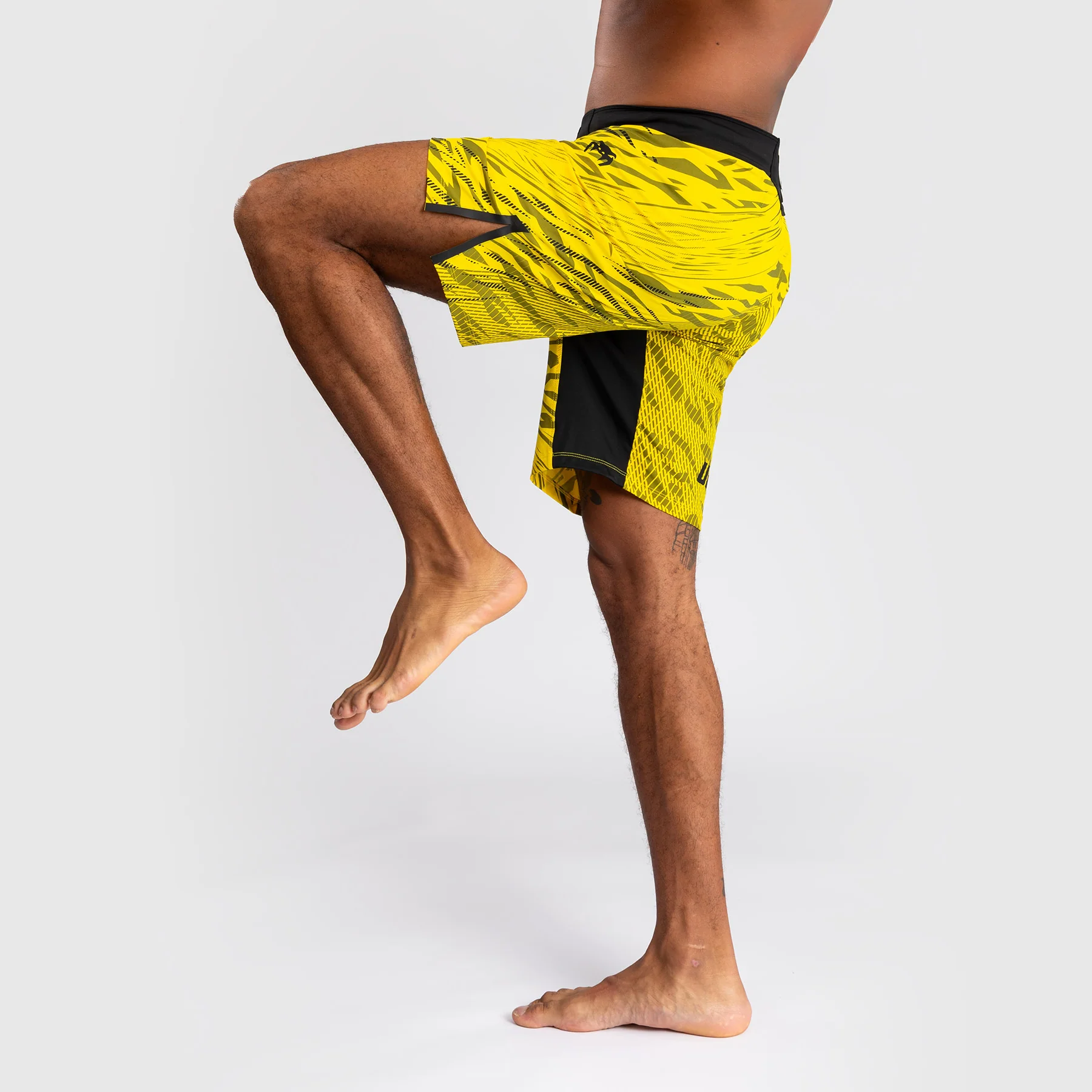 UFC Fusion by Venum Authentic Fight Night Herren Fight Short - Long Fit - Gelb - Image 6