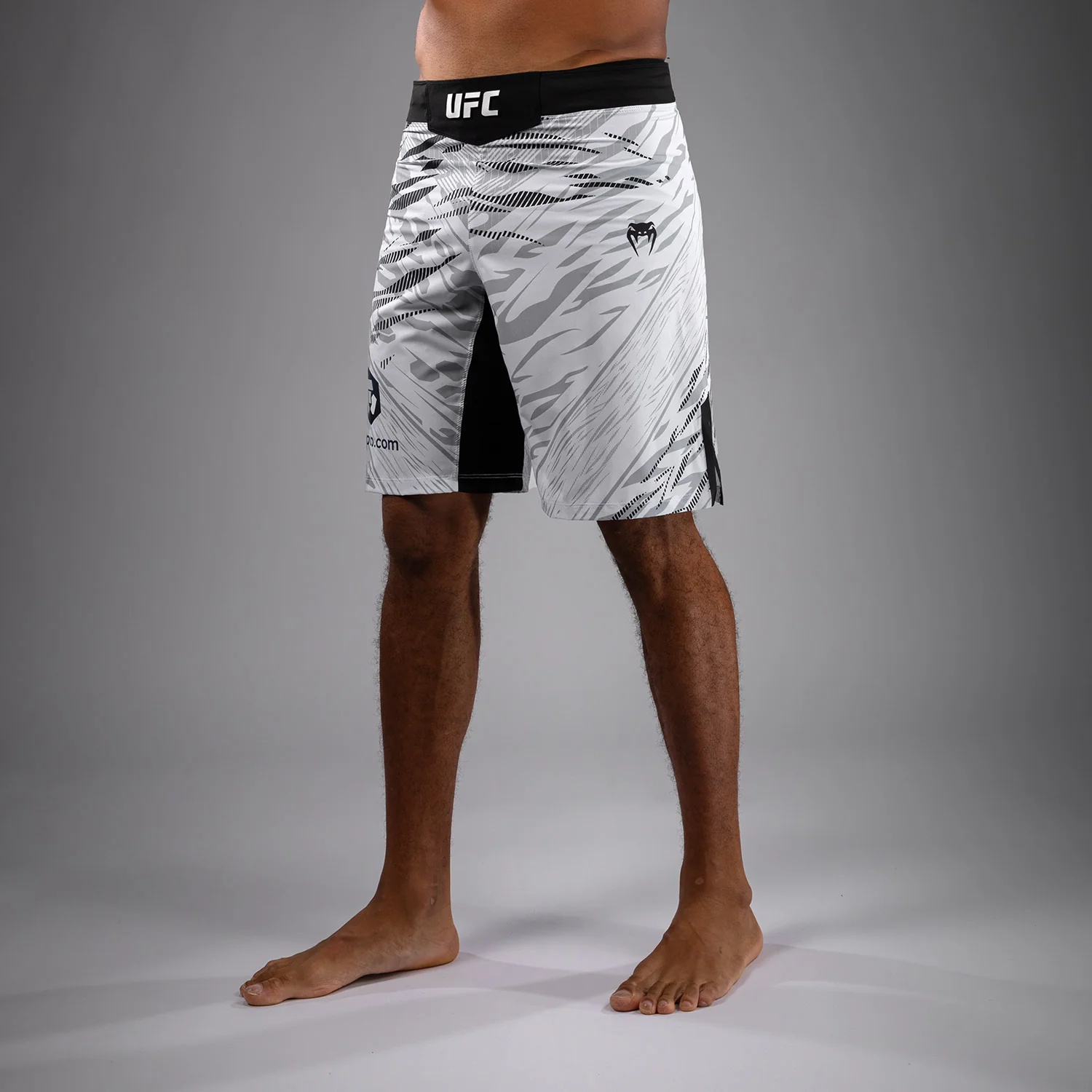UFC Fusion by Venum Authentic Fight Night Herren Fight Short - Long Fit - Weiß - Image 2