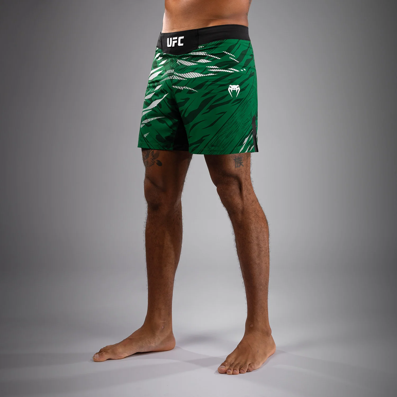 UFC Fusion by Venum Authentic Fight Night Herren Fight Short - Short Fit - Grün - Image 2