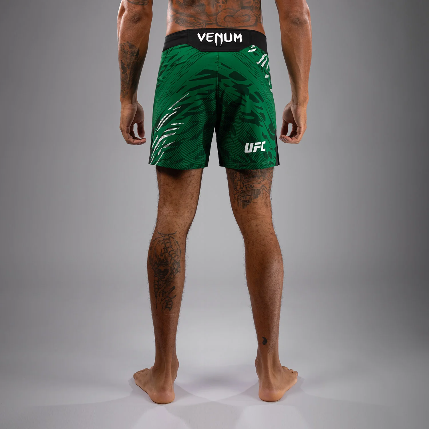 UFC Fusion by Venum Authentic Fight Night Herren Fight Short - Short Fit - Grün - Image 3