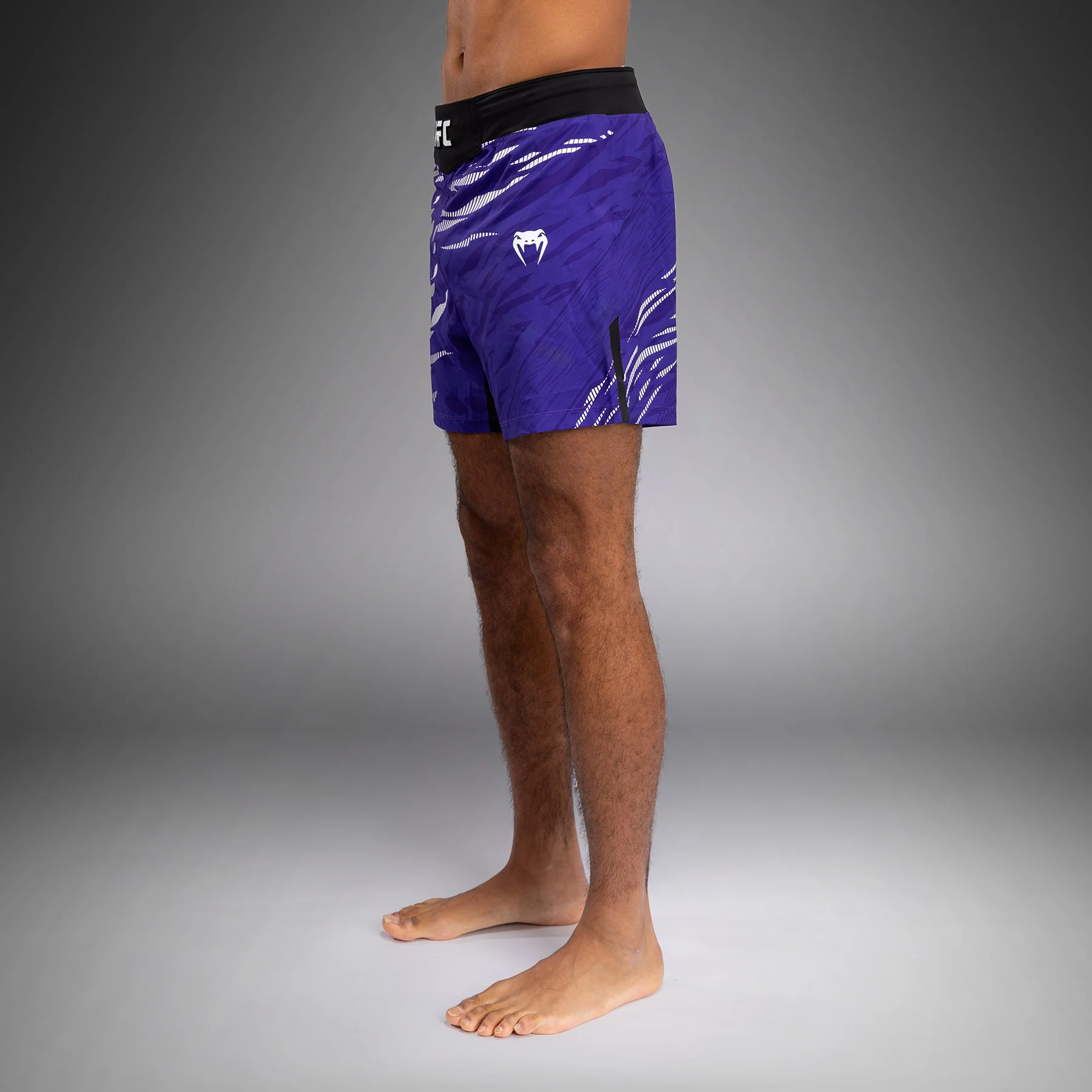 UFC Fusion by Venum Authentic Fight Night Herren Fight Short - Short Fit - lila - Image 5