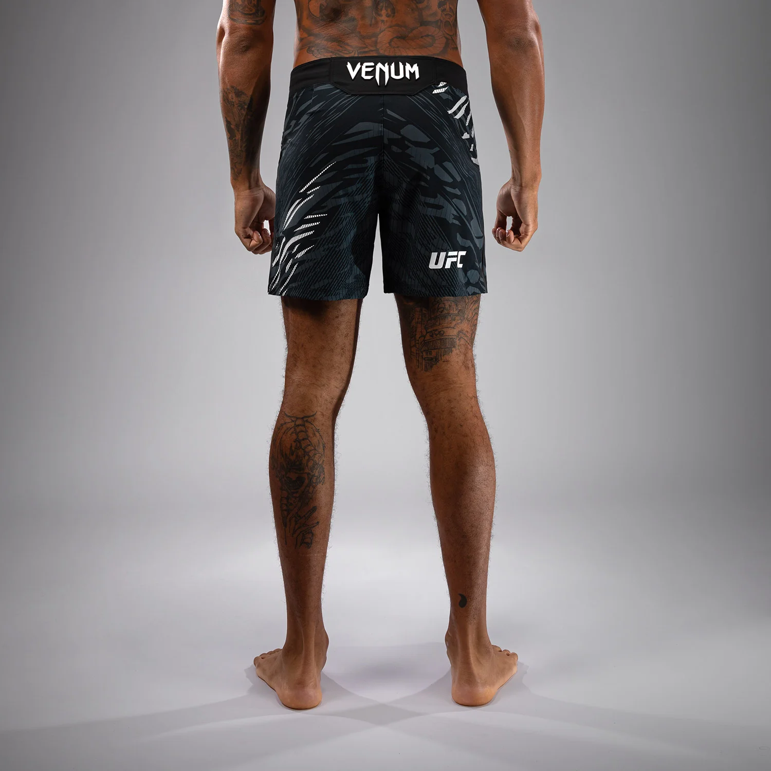 UFC Fusion by Venum Authentic Fight Night Herren Fight Short - Short Fit - Schwarz - Image 3