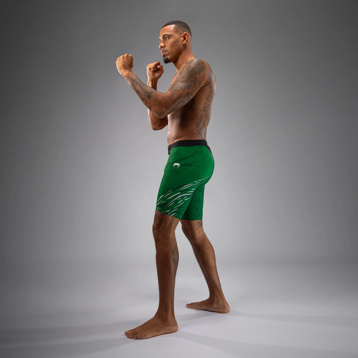 UFC Fusion by Venum Authentic Fight Night Herren Vale Tudo Short - Grün - Image 3