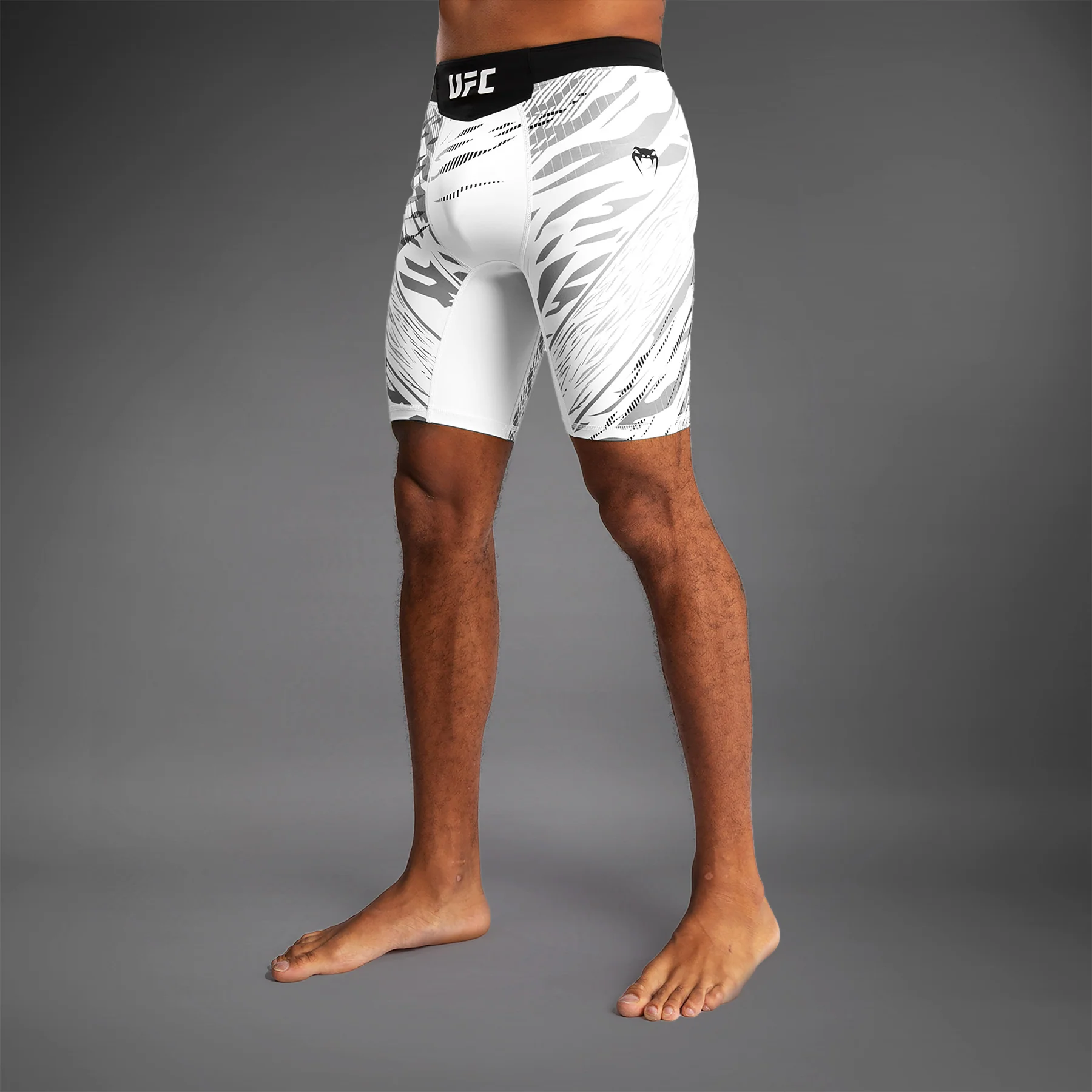 UFC Fusion by Venum Authentic Fight Night Herren Vale Tudo Short - Weiß - Image 3