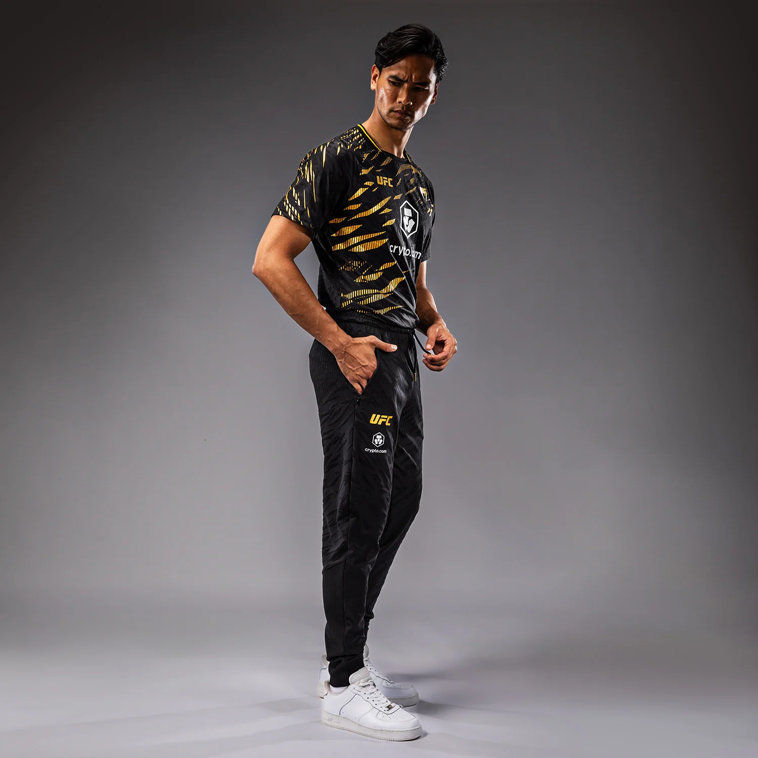 UFC Fusion by Venum Authentic Fight Night Herren Walkout Hose - Champion - Image 3
