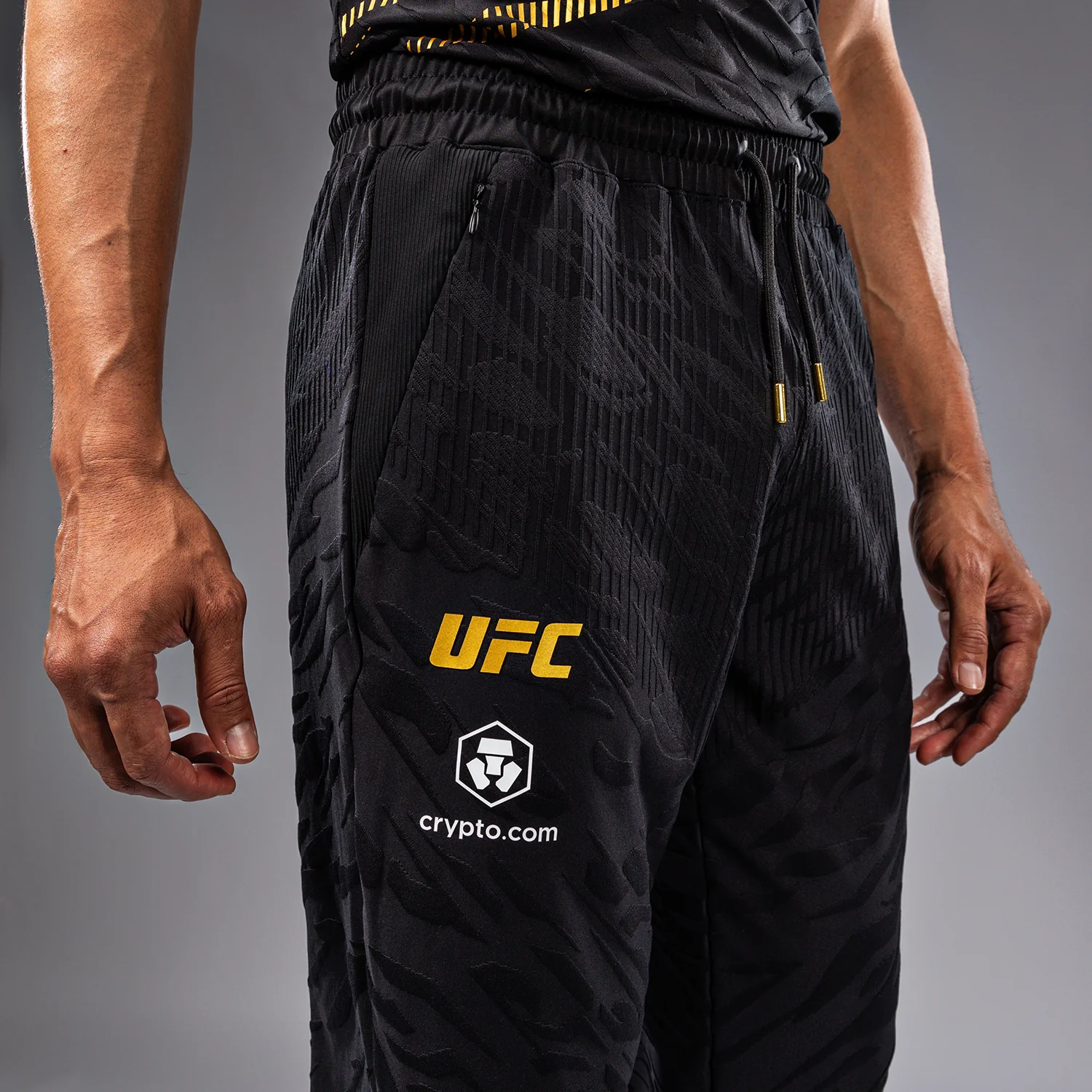 UFC Fusion by Venum Authentic Fight Night Herren Walkout Hose - Champion - Image 4
