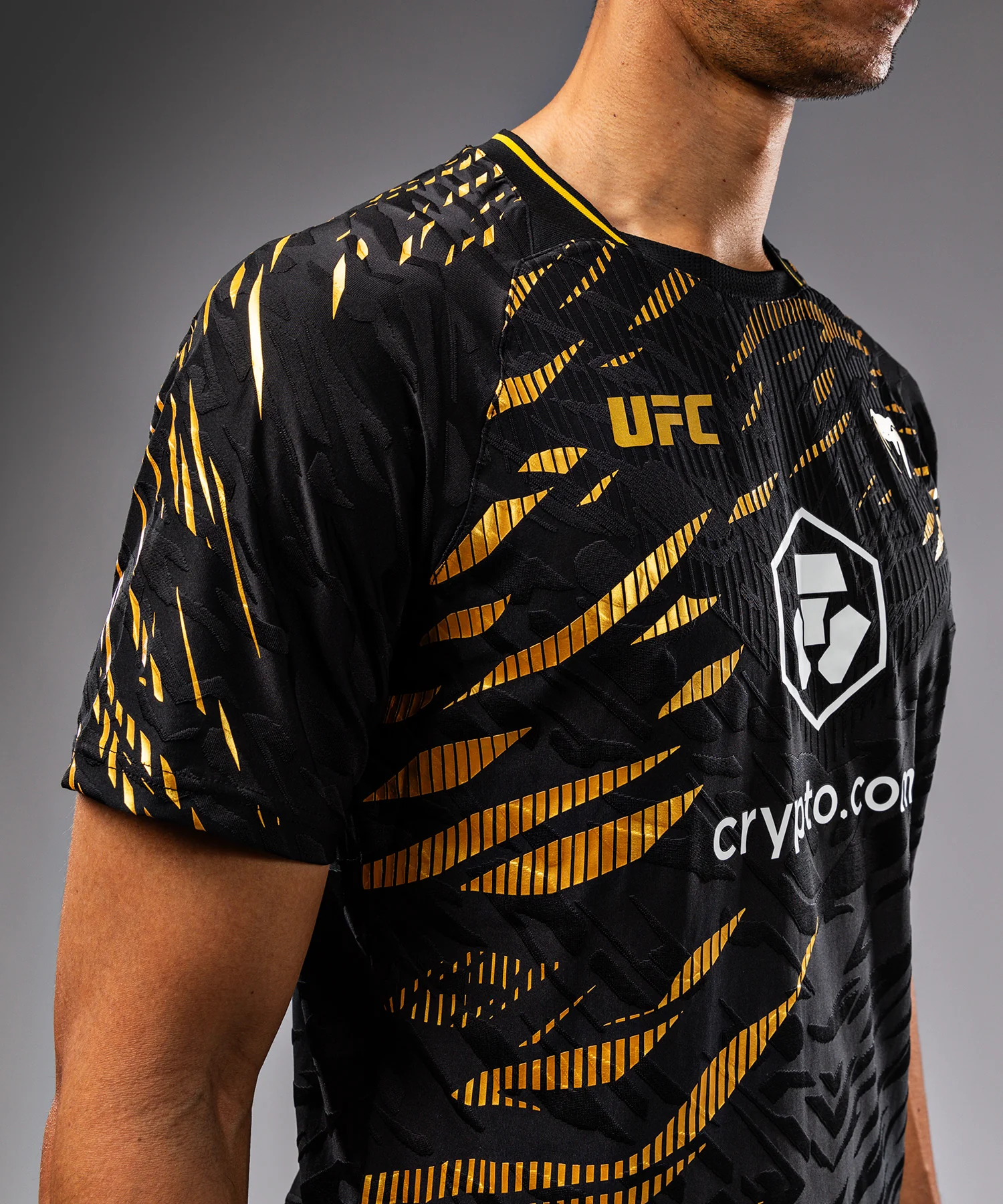 UFC Fusion by Venum Authentic Fight Night Herren Walkout Jersey - Champion - Image 10