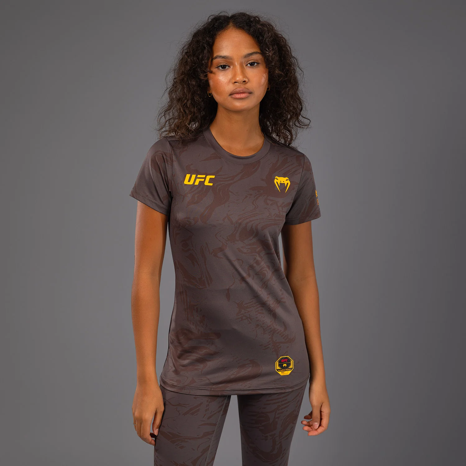 UFC Fusion by Venum Fight Week Damen Dry-Tech T-Shirt - Erdiges Braun