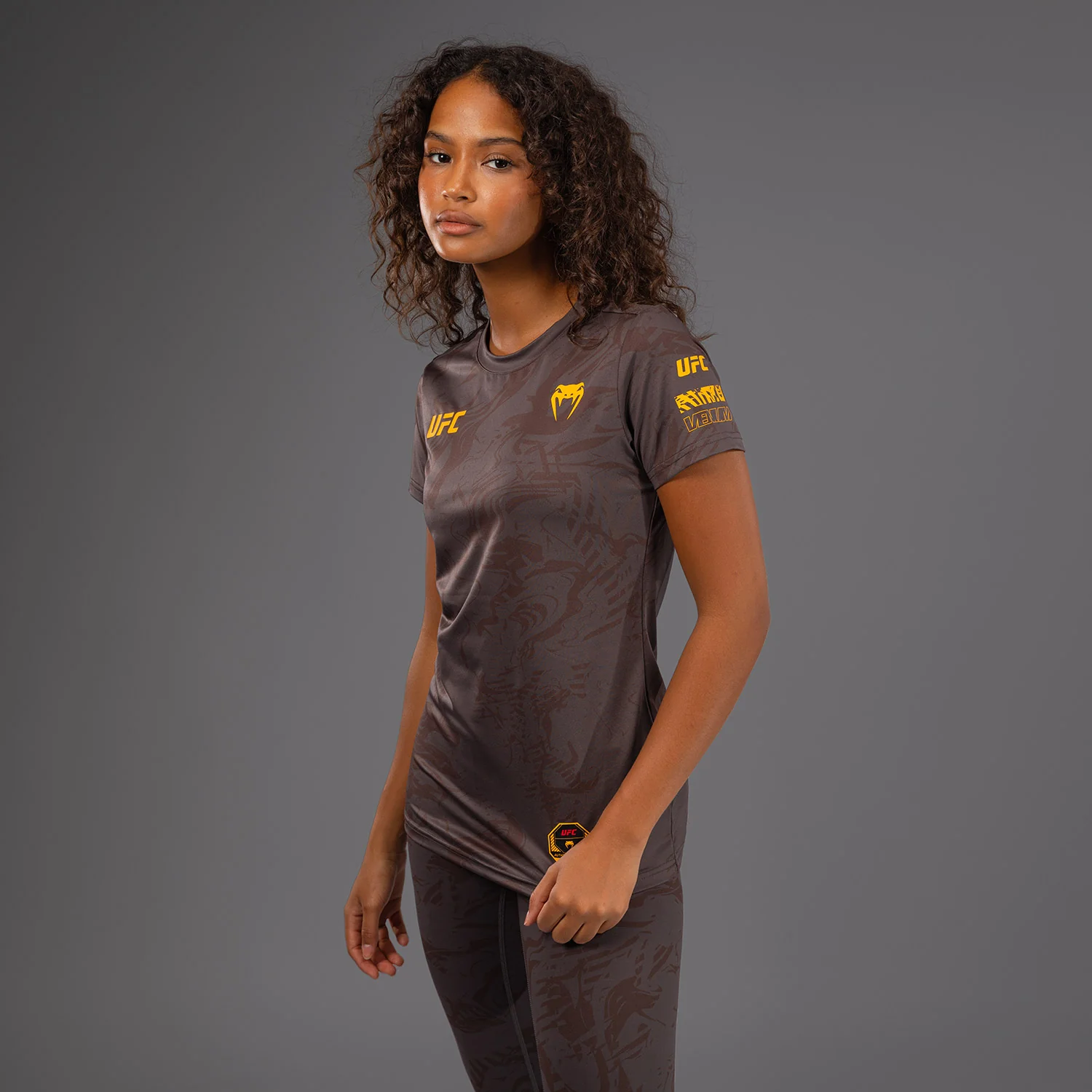 UFC Fusion by Venum Fight Week Damen Dry-Tech T-Shirt - Erdiges Braun - Image 2