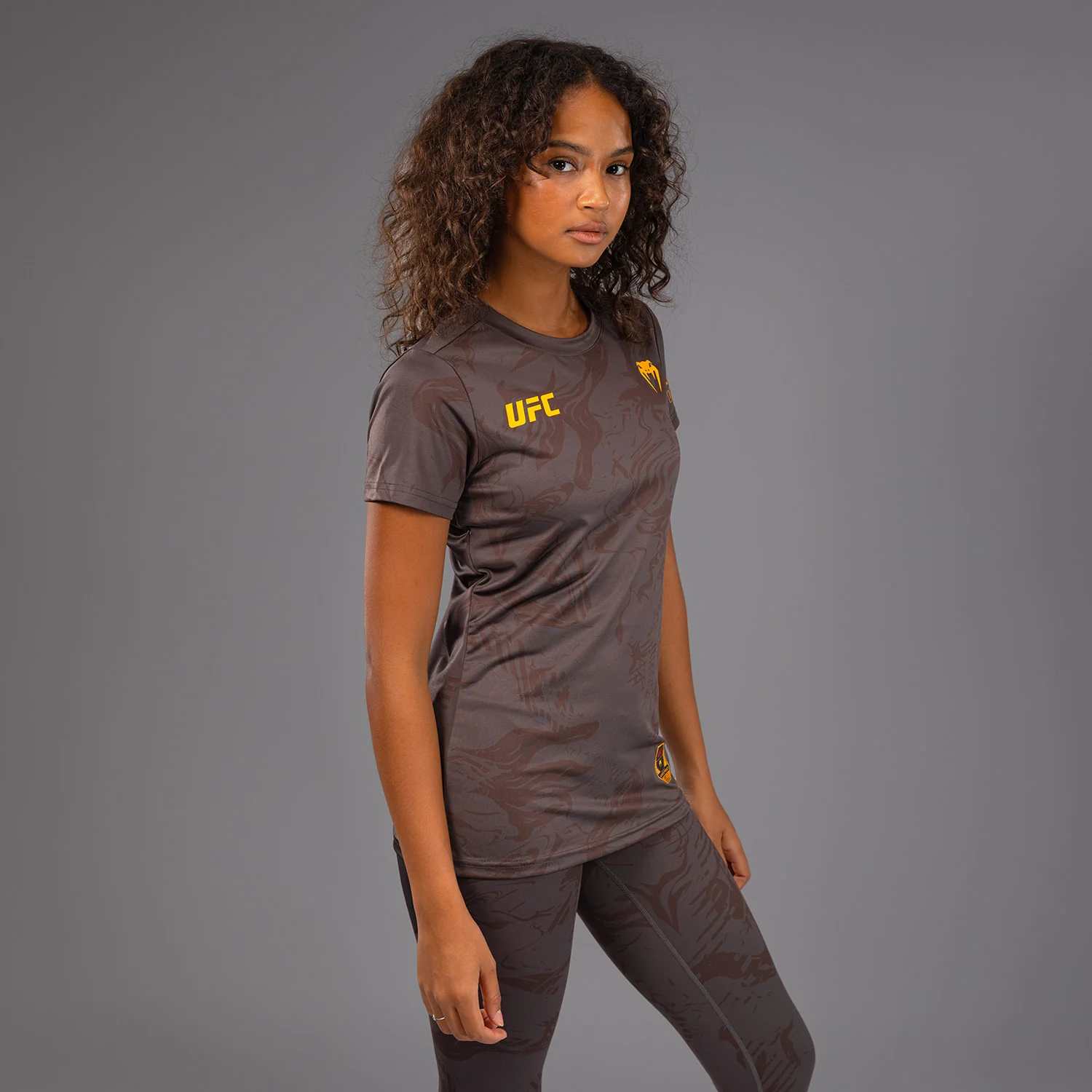 UFC Fusion by Venum Fight Week Damen Dry-Tech T-Shirt - Erdiges Braun - Image 3