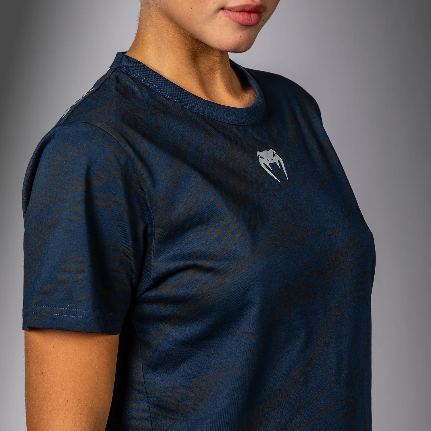 UFC Fusion by Venum Fight Week Damen Kurzarm Baumwoll T-Shirt - Ozeanisches Blau - Image 5
