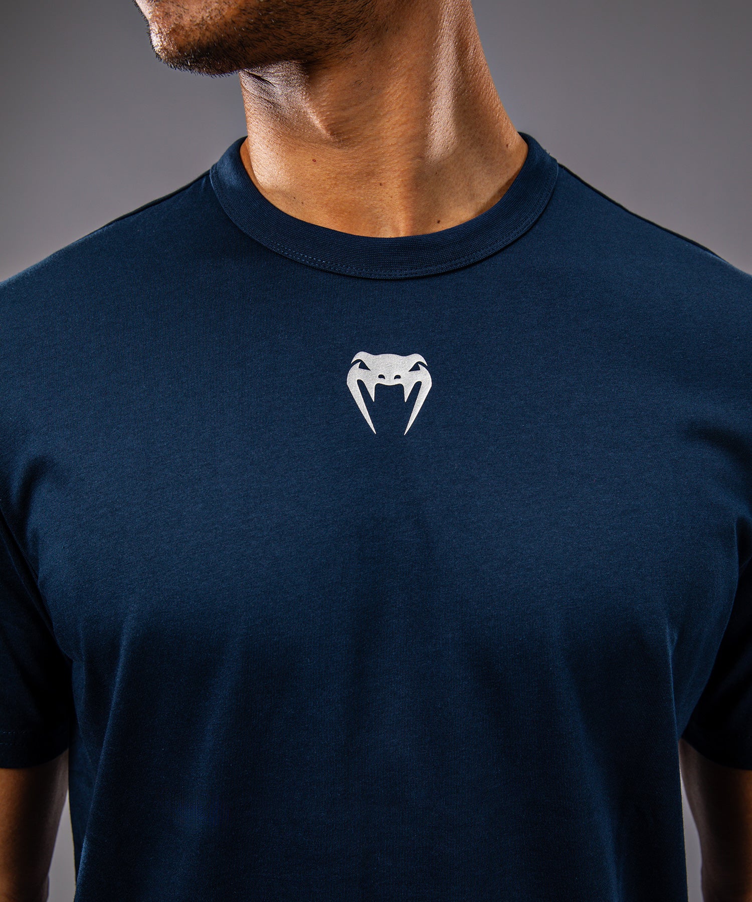 UFC Fusion by Venum Fight Week Herren Kurzarm T-Shirt - Solid Ozeanisches Blau - Image 6