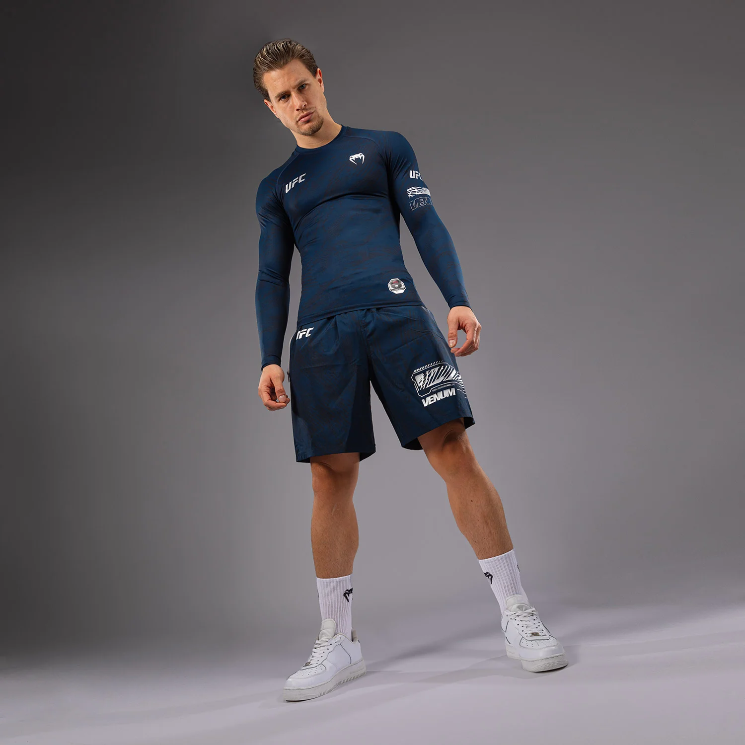 UFC Fusion by Venum Fight Week Herren Performance Langarm Rashguard - Ozeanisches Blau - Image 6