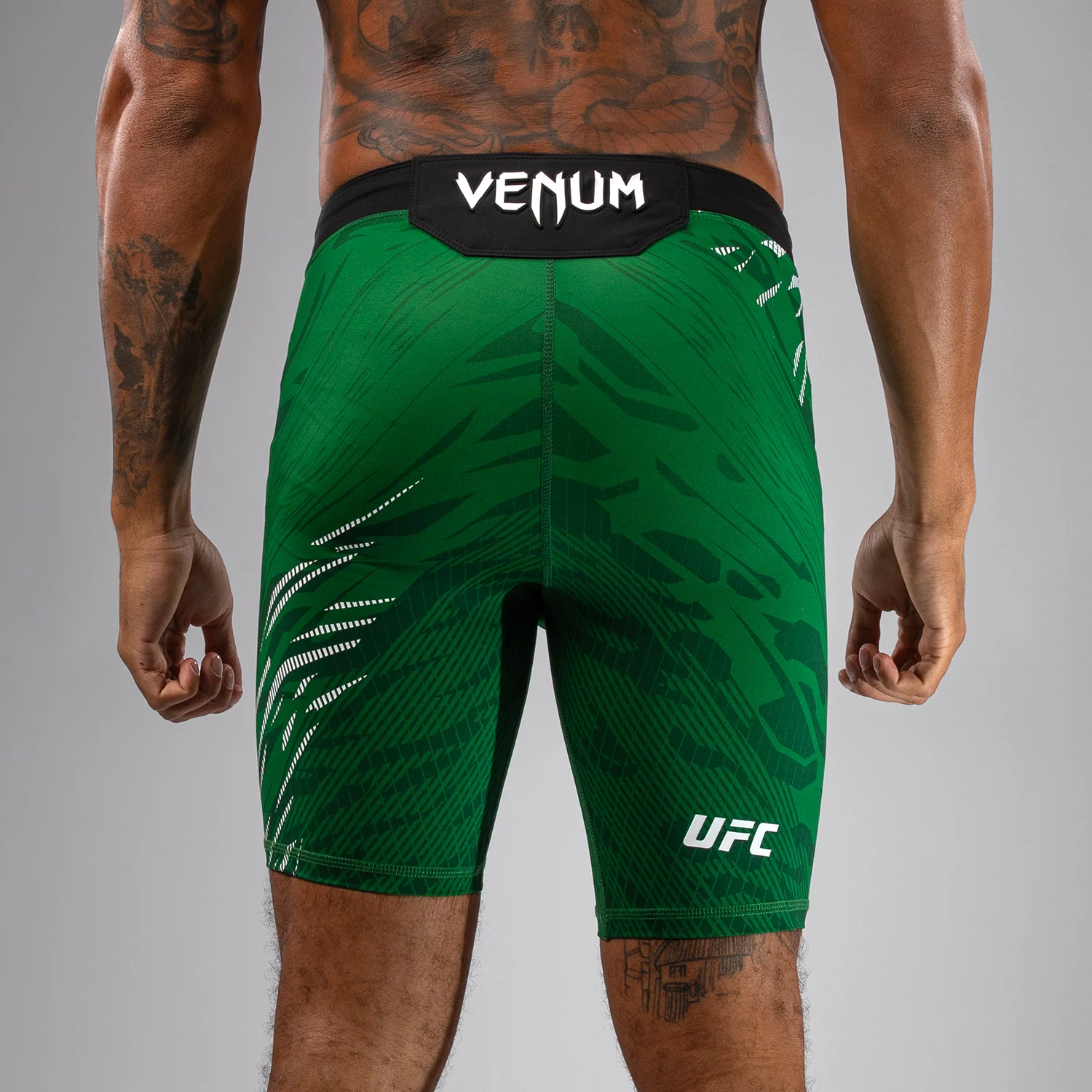 UFC Fusion by Venum Personalized Authentic Fight Night Herren Vale Tudo Short - Grün - Image 7