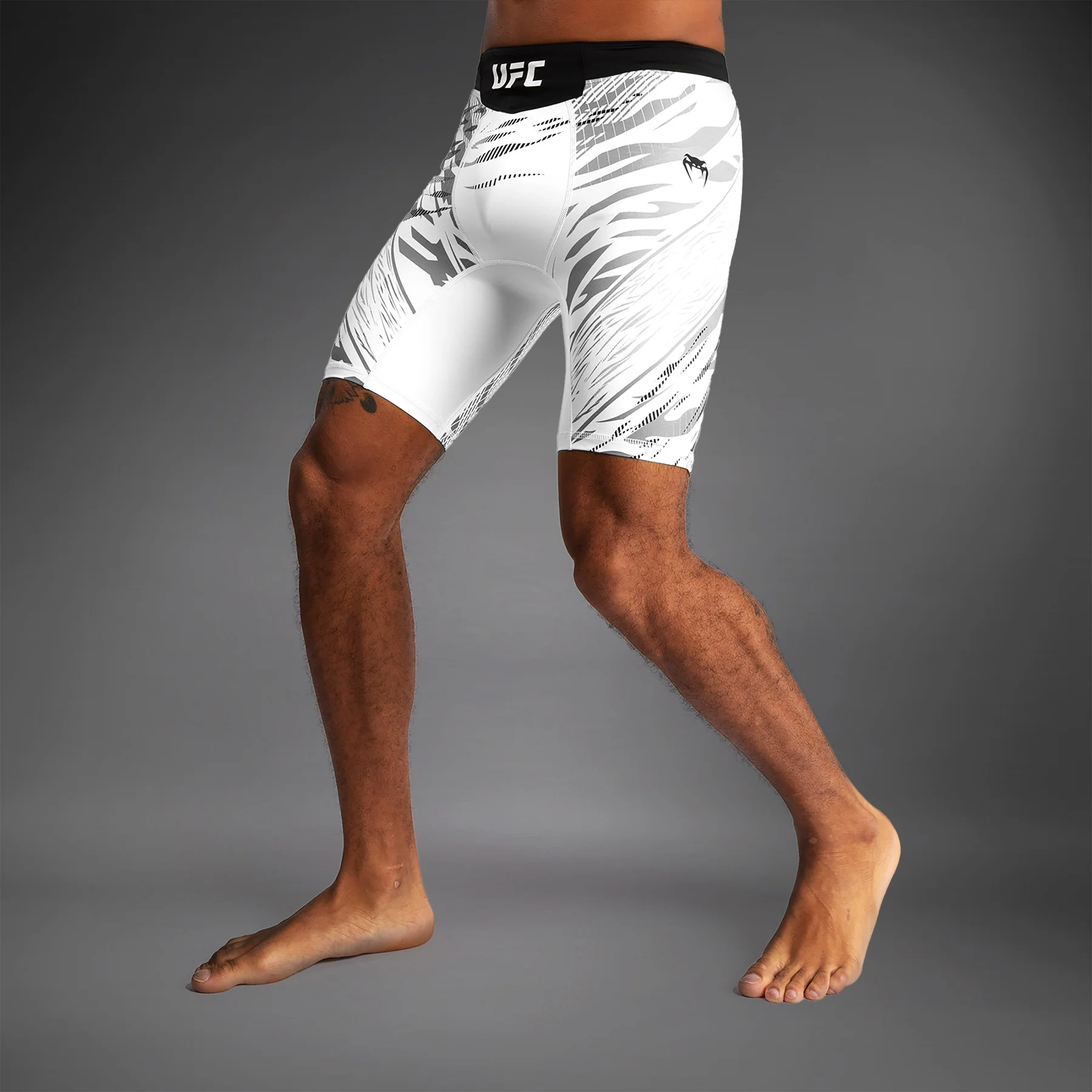 UFC Fusion by Venum Personalized Authentic Fight Night Herren Vale Tudo Short - Weiß - Image 4