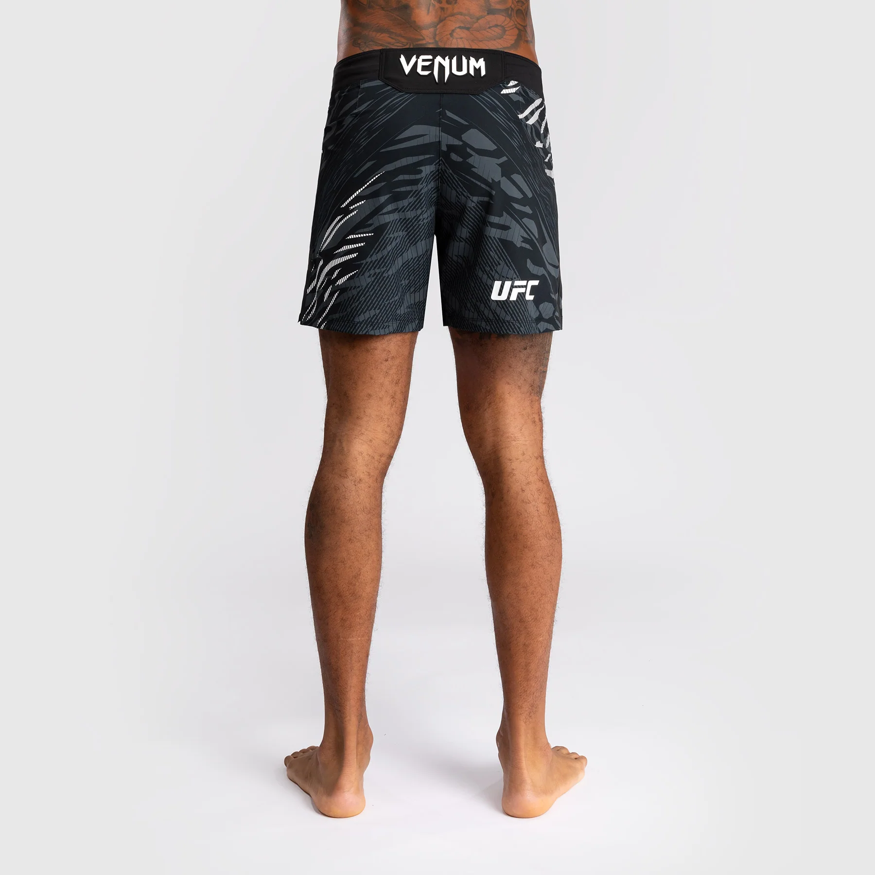 UFC Fusion by Venum Personalized Authentic Fight Night Herren Fight Short - Short Fit - Schwarz - Image 3